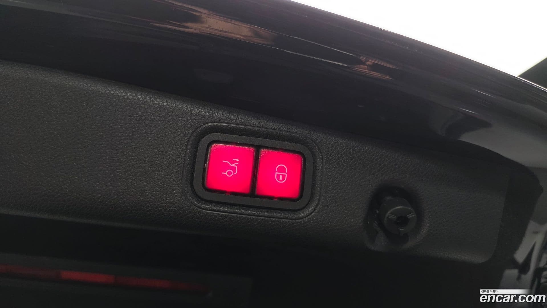 Main__Slider__Photo:E-Class Mercedes-Benz 2017.4-19