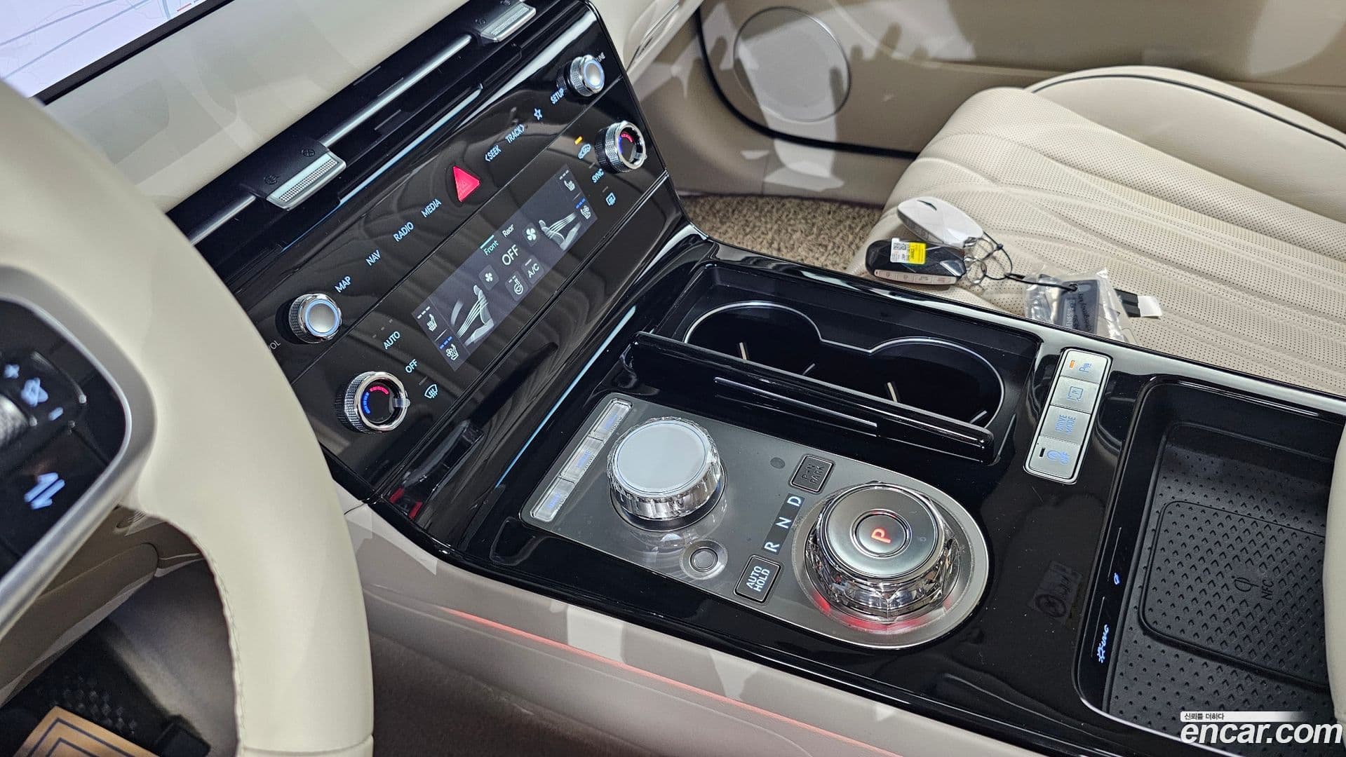 Main__Slider__Photo:G80 Genesis 2024.3-8