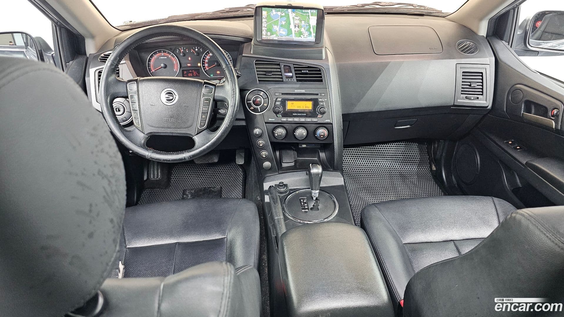 Main__Slider__Photo:KORANDO KG_Mobility_Ssangyong 2014.8-6