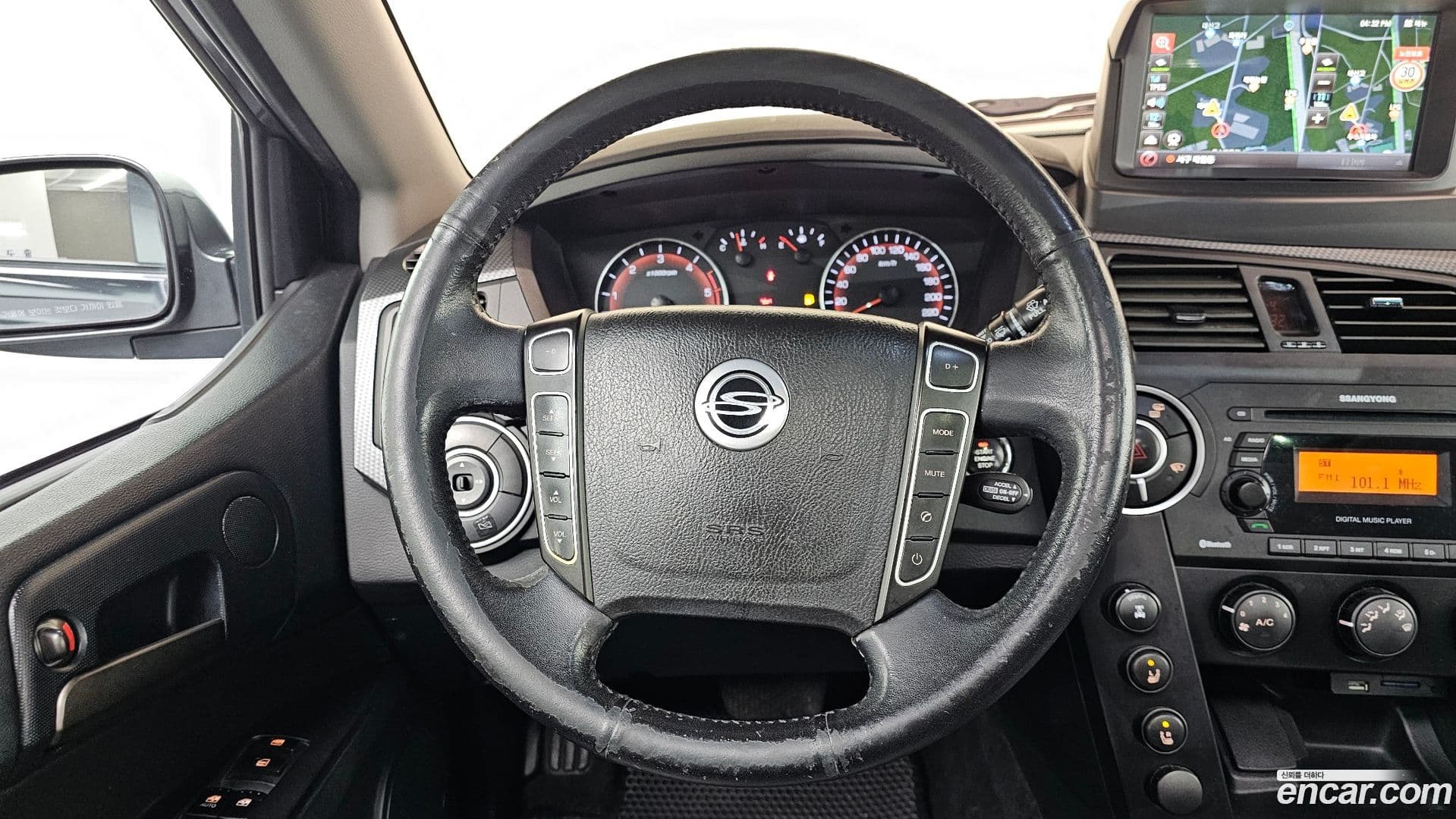 Main__Slider__Photo:KORANDO KG_Mobility_Ssangyong 2014.8-13