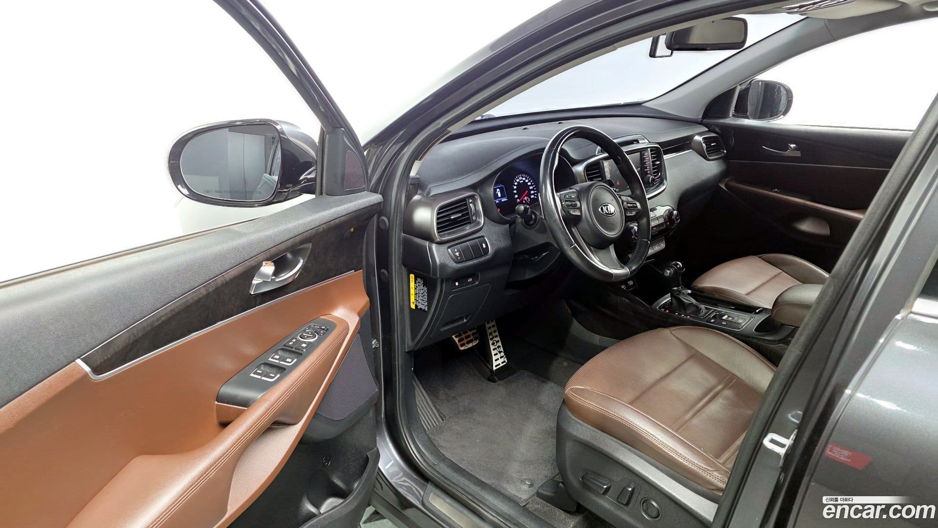 Main__Slider__Photo:Sorento Kia 2017.3-9