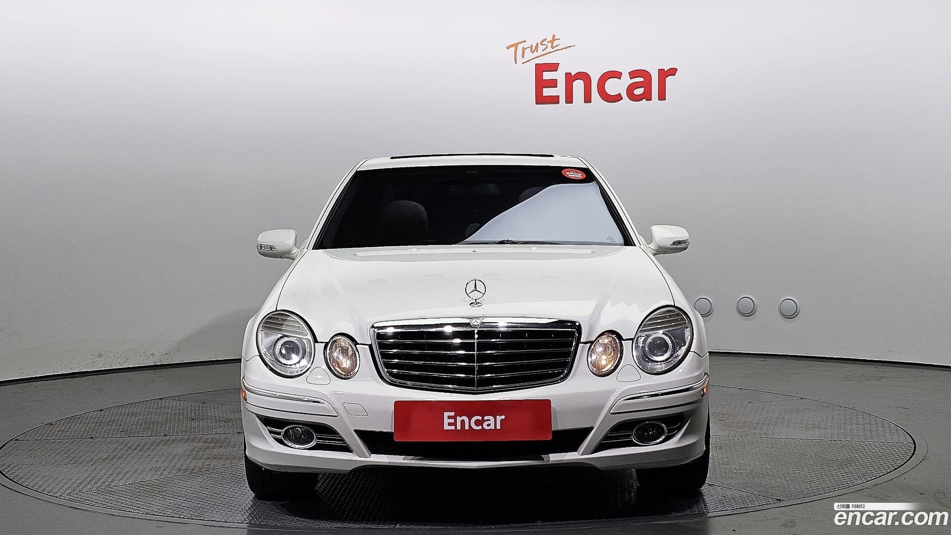 Main__Slider__Photo:E-Class Mercedes-Benz 2008.11-2