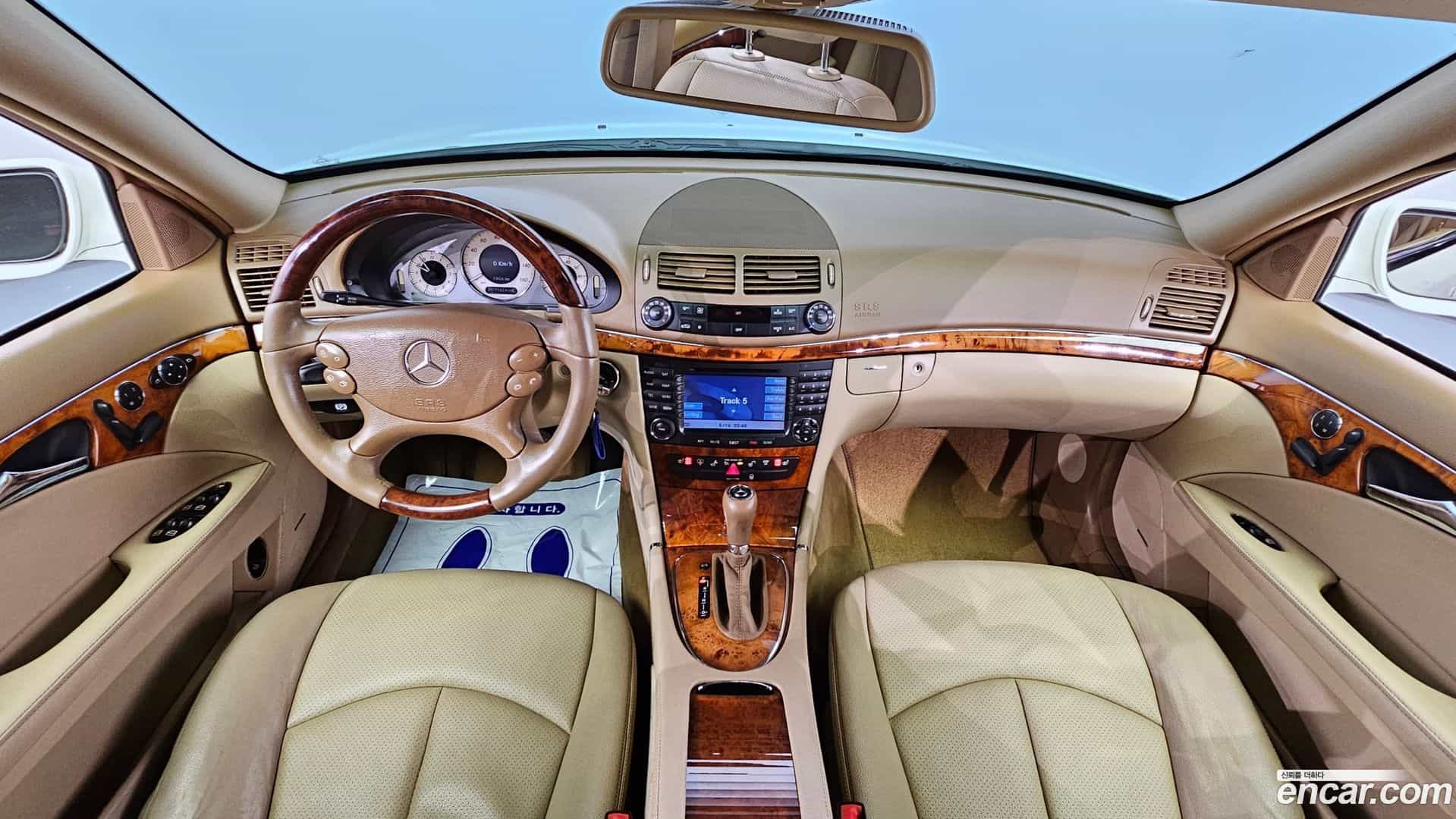 E-Class Mercedes-Benz 2008.11-INNER-007