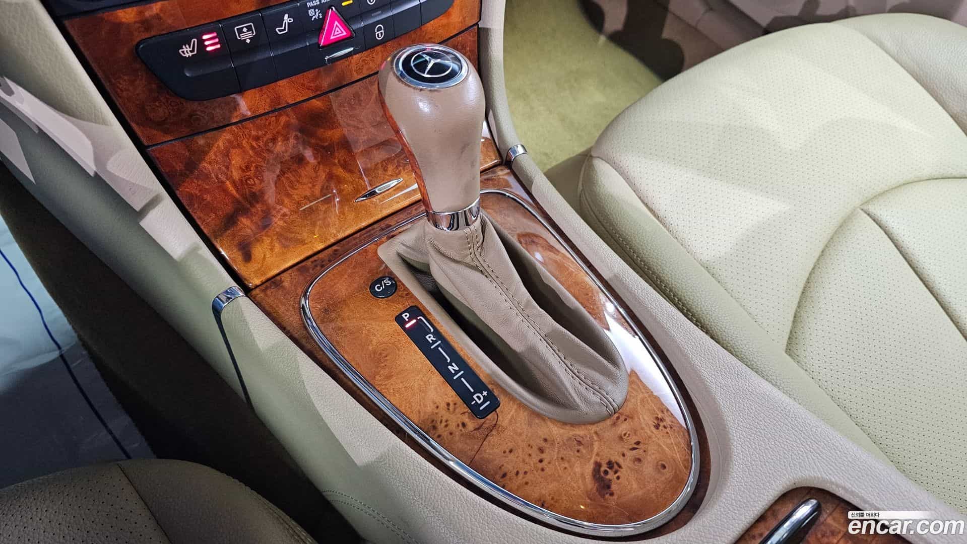 E-Class Mercedes-Benz 2008.11-INNER-009