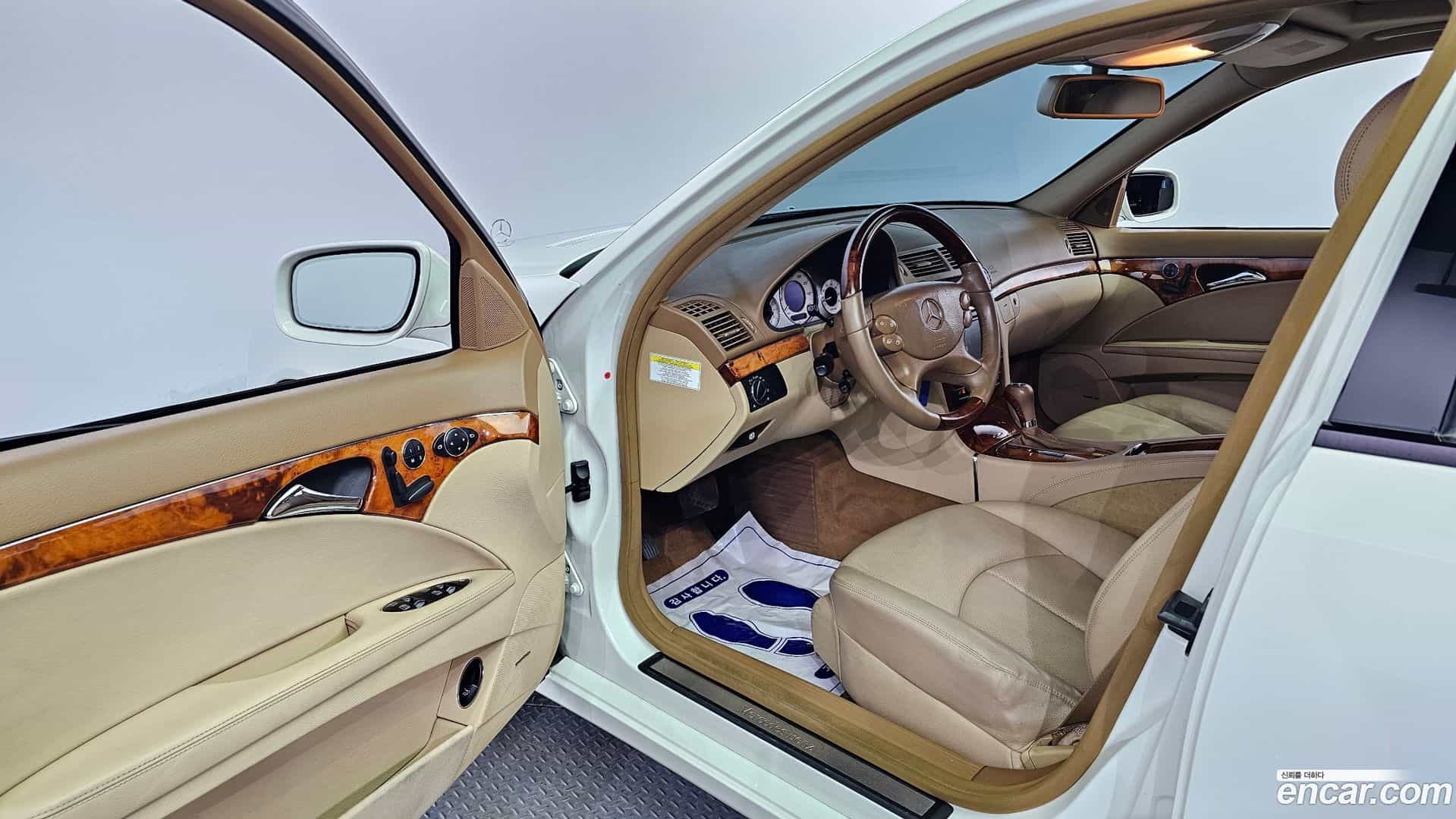 E-Class Mercedes-Benz 2008.11-OPTION-015