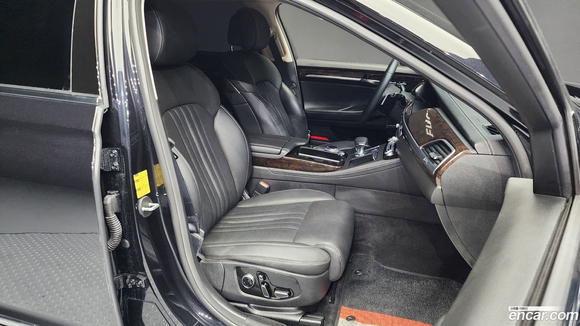 Main__Slider__Photo:G90 Genesis 2020.5-9