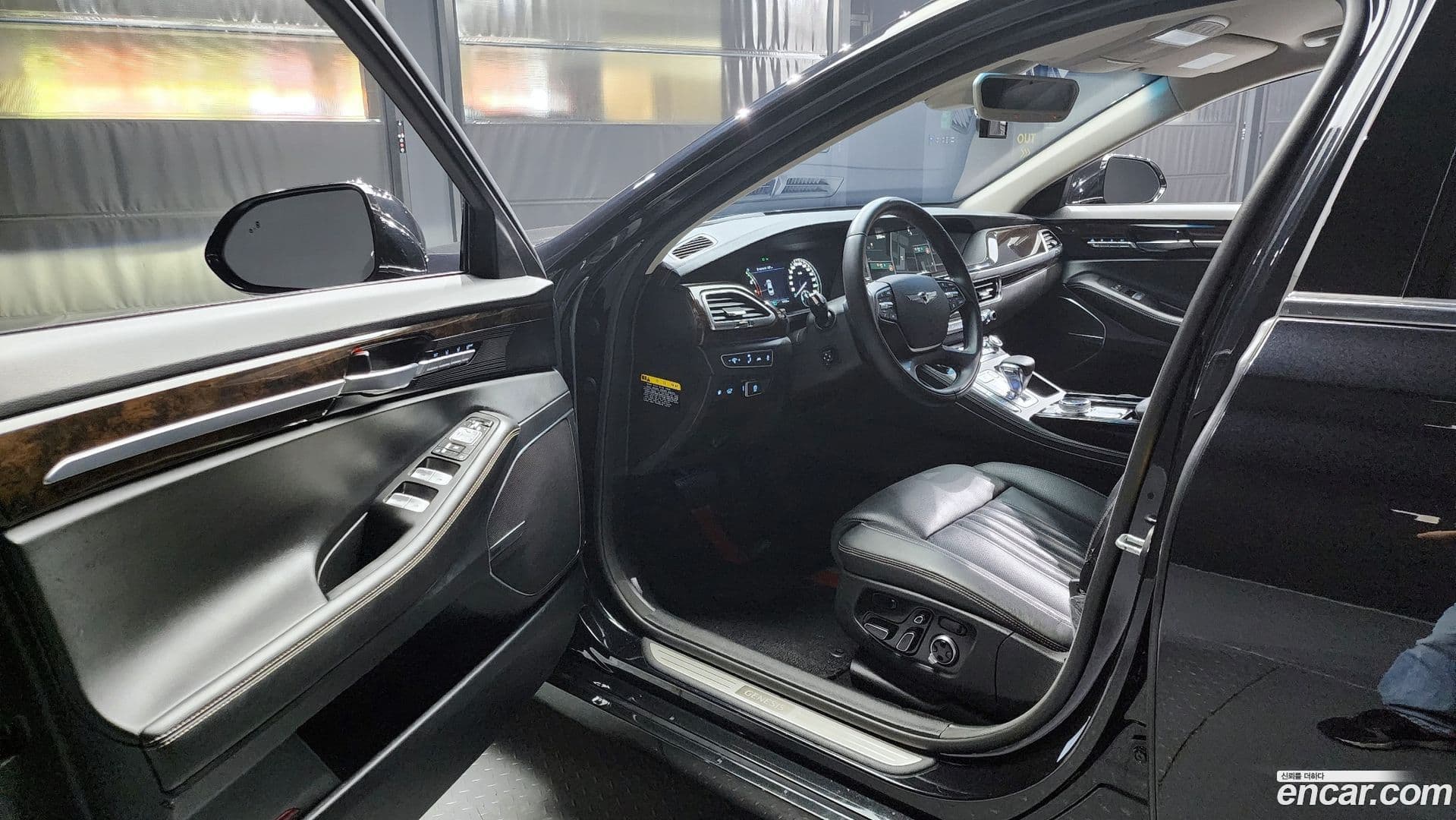 Main__Slider__Photo:G90 Genesis 2020.5-10