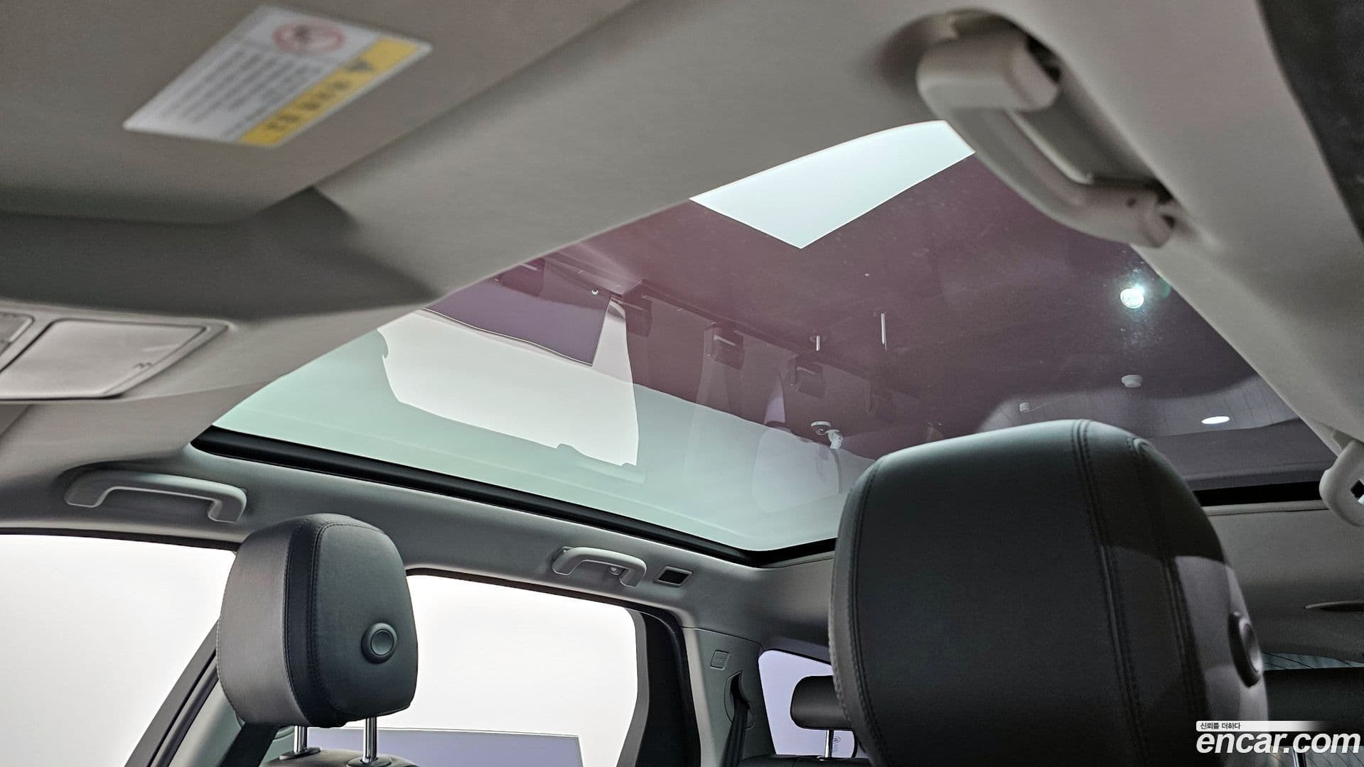 Main__Slider__Photo:Discovery Sport Land Rover 2018.7-18