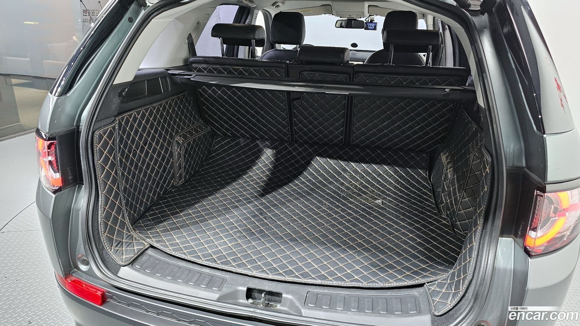 Main__Slider__Photo:Discovery Sport Land Rover 2018.7-19