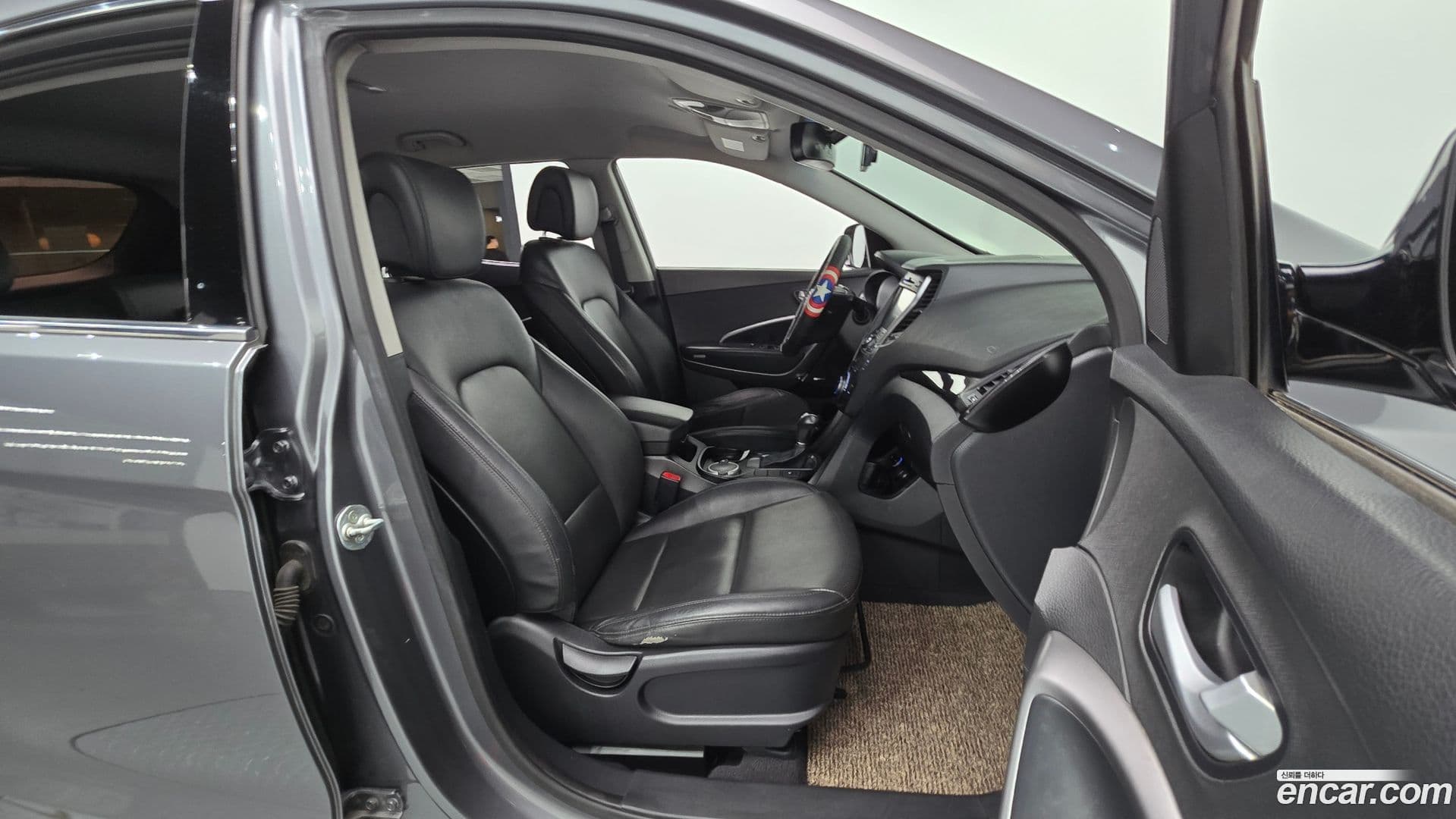 Main__Slider__Photo:Santafe Hyundai 2013.9-10