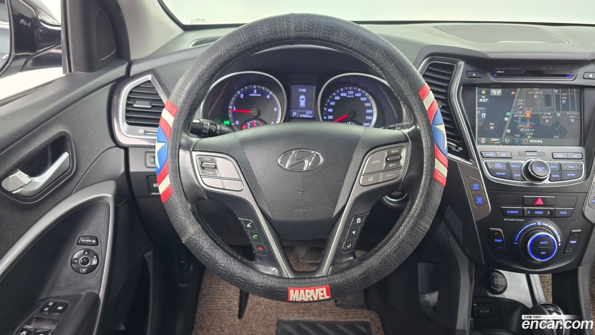 Main__Slider__Photo:Santafe Hyundai 2013.9-12