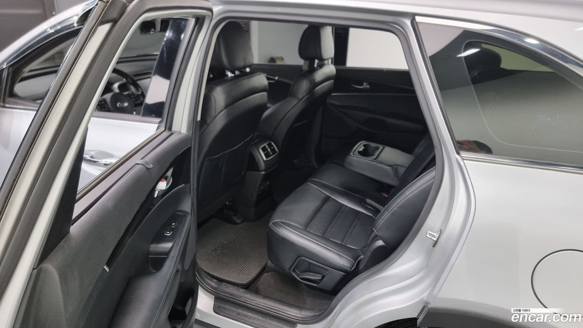 Main__Slider__Photo:Sorento Kia 2014.8-10