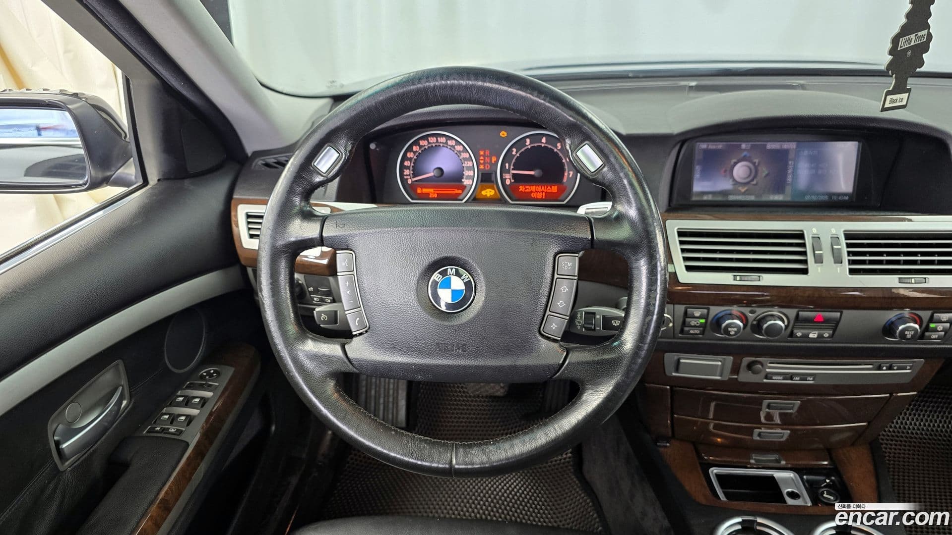 Main__Slider__Photo:7-Series BMW 2005.11-12