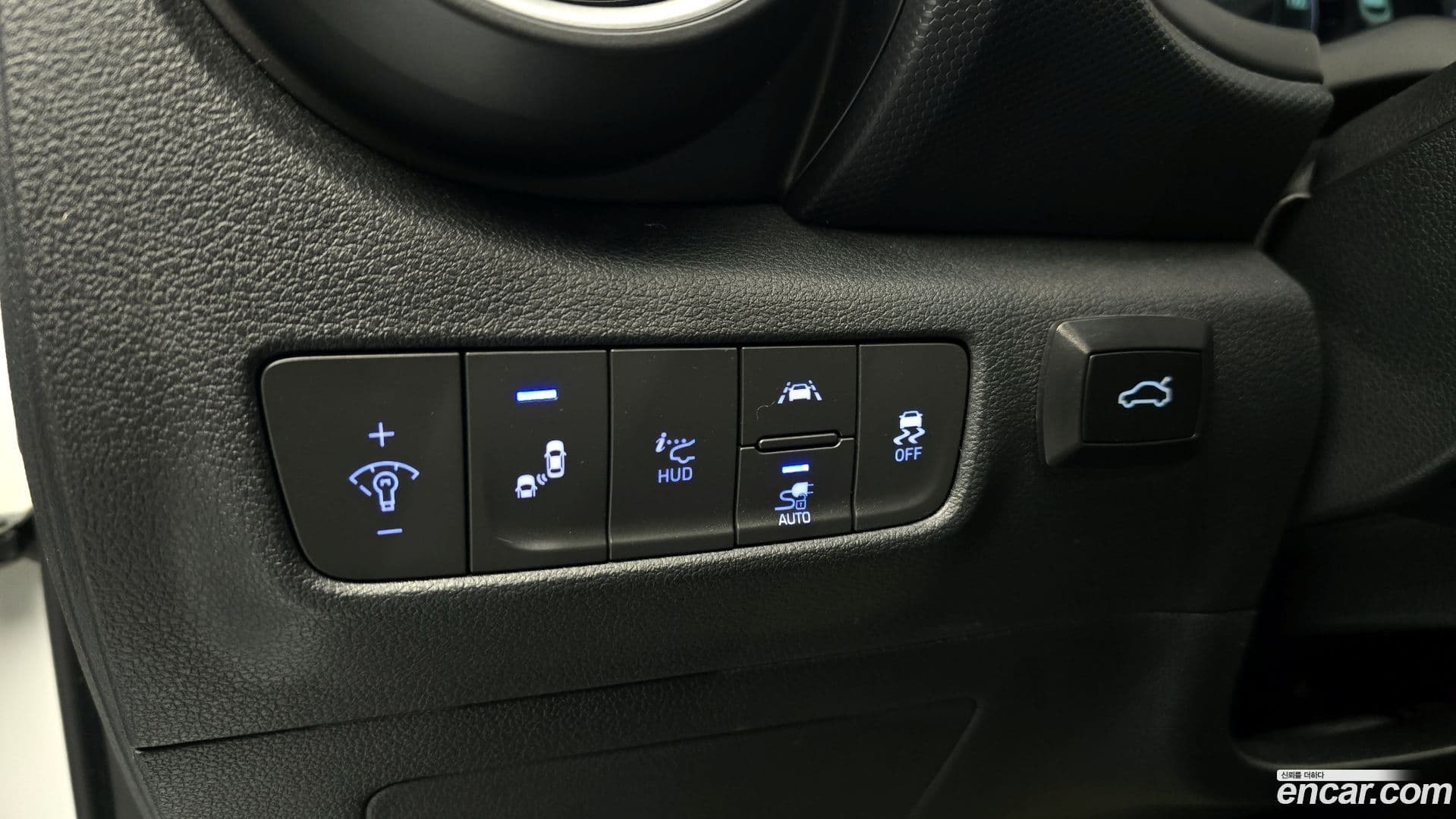 Main__Slider__Photo:Kona Hyundai 2018.10-13