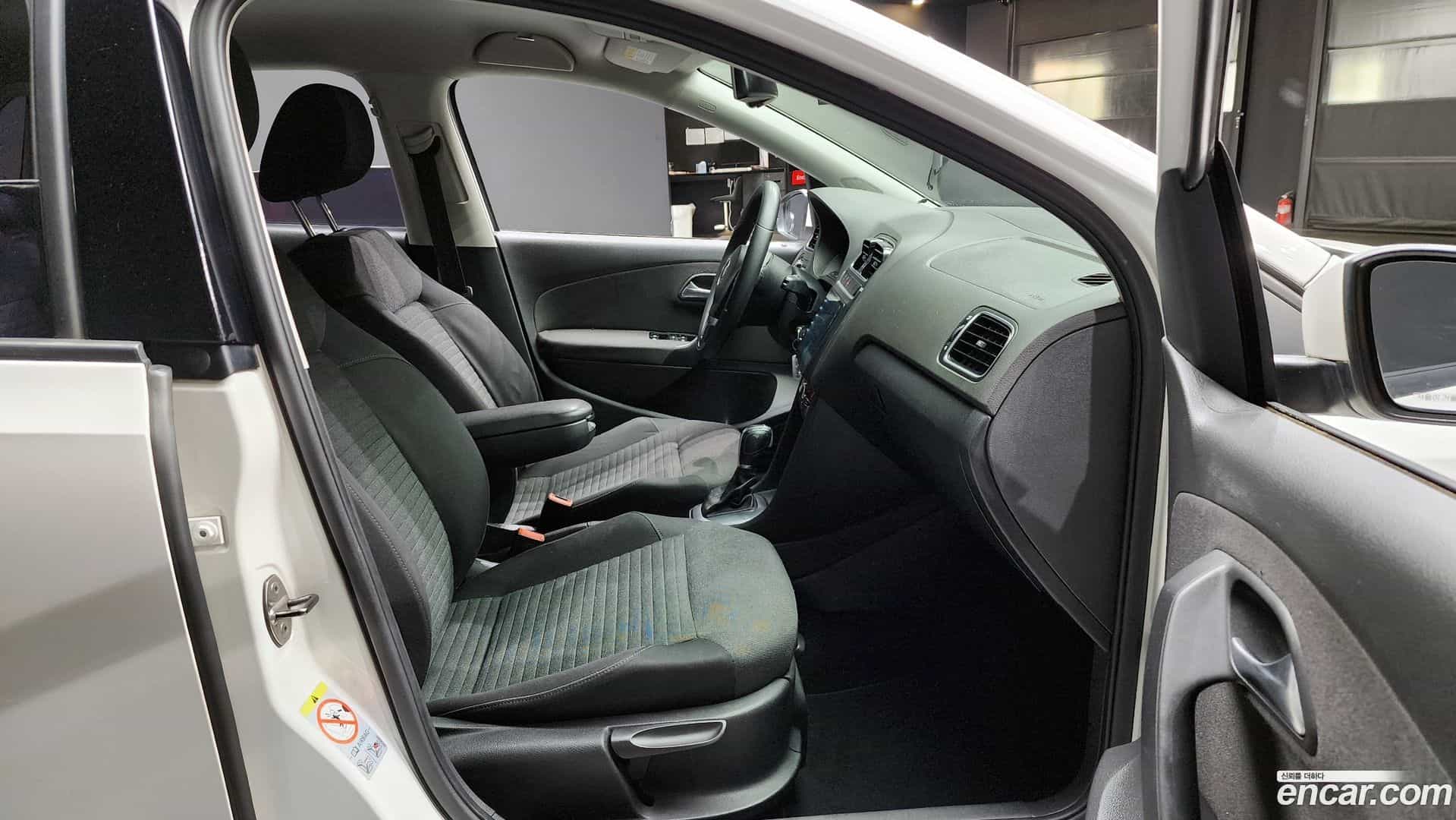 Polo Volkswagen 2013.4-INNER-010