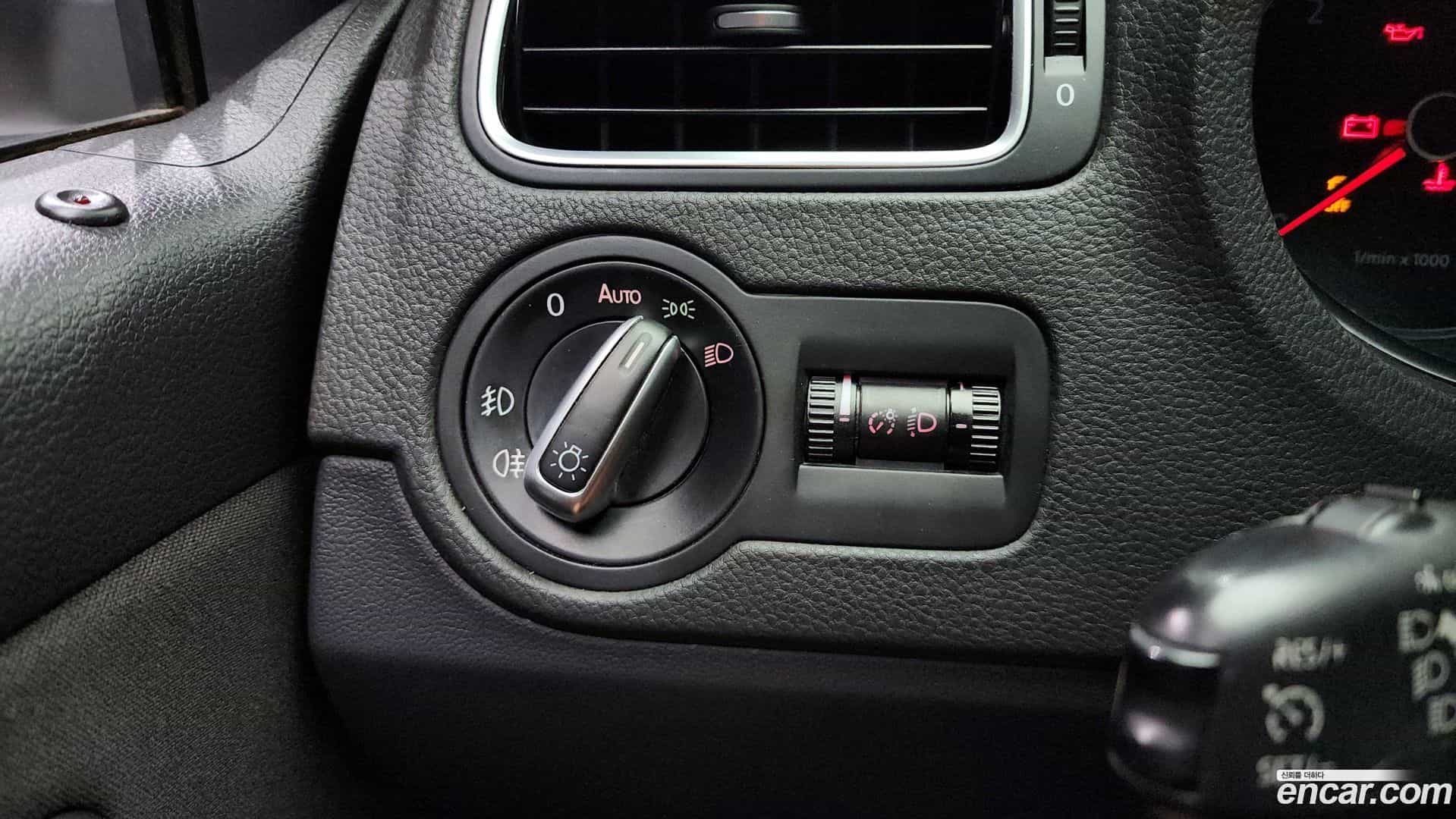 Polo Volkswagen 2013.4-OPTION-022