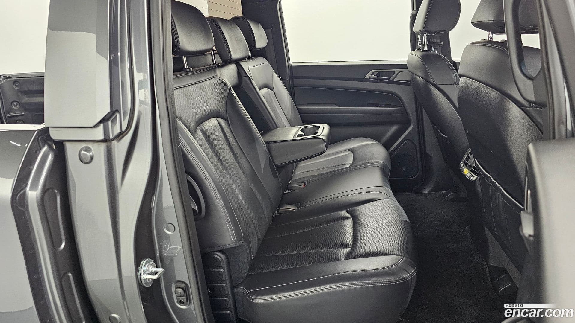 Main__Slider__Photo:Rexton KG_Mobility_Ssangyong 2021.10-11