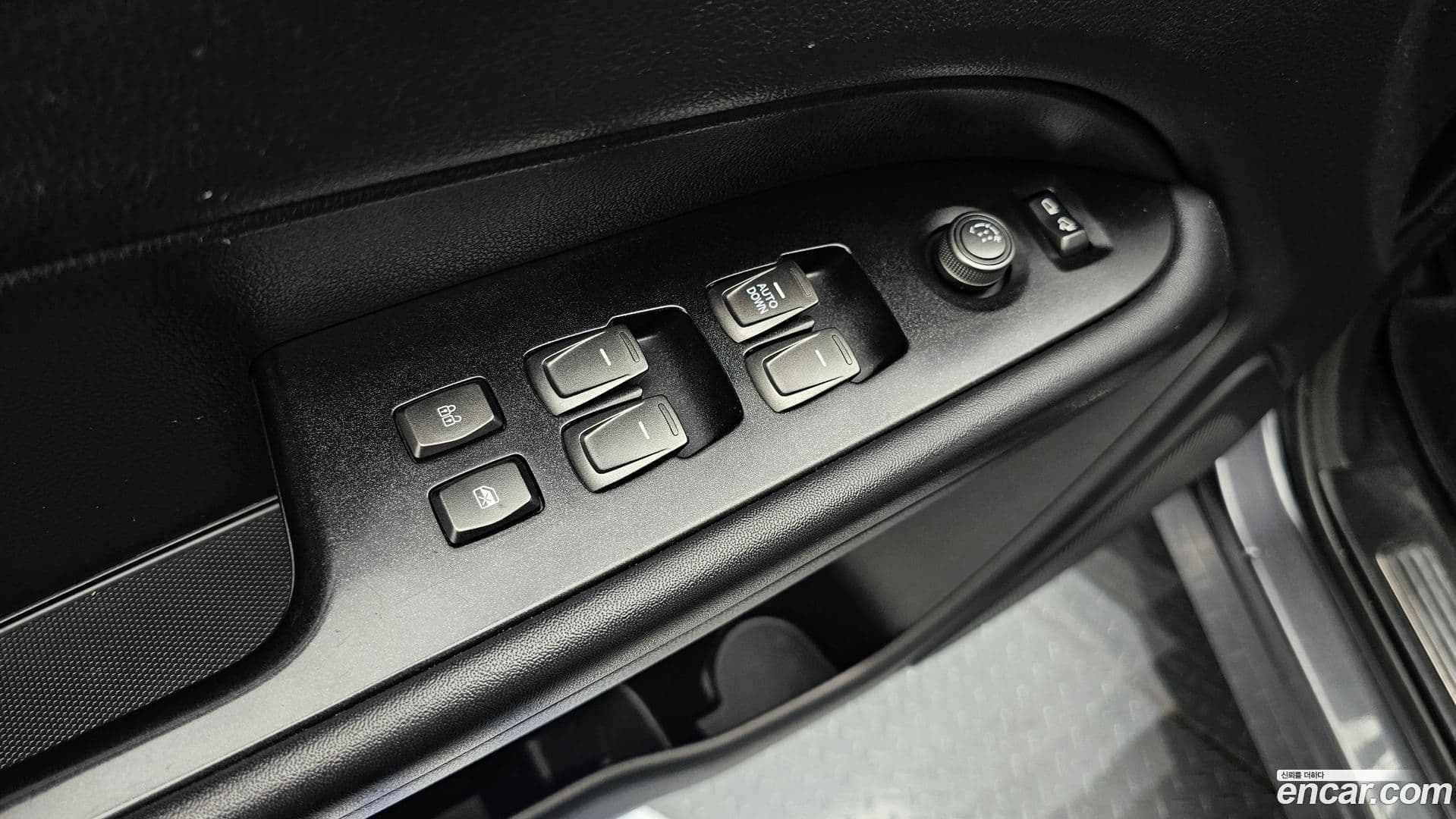 Main__Slider__Photo:Rexton KG_Mobility_Ssangyong 2021.10-16