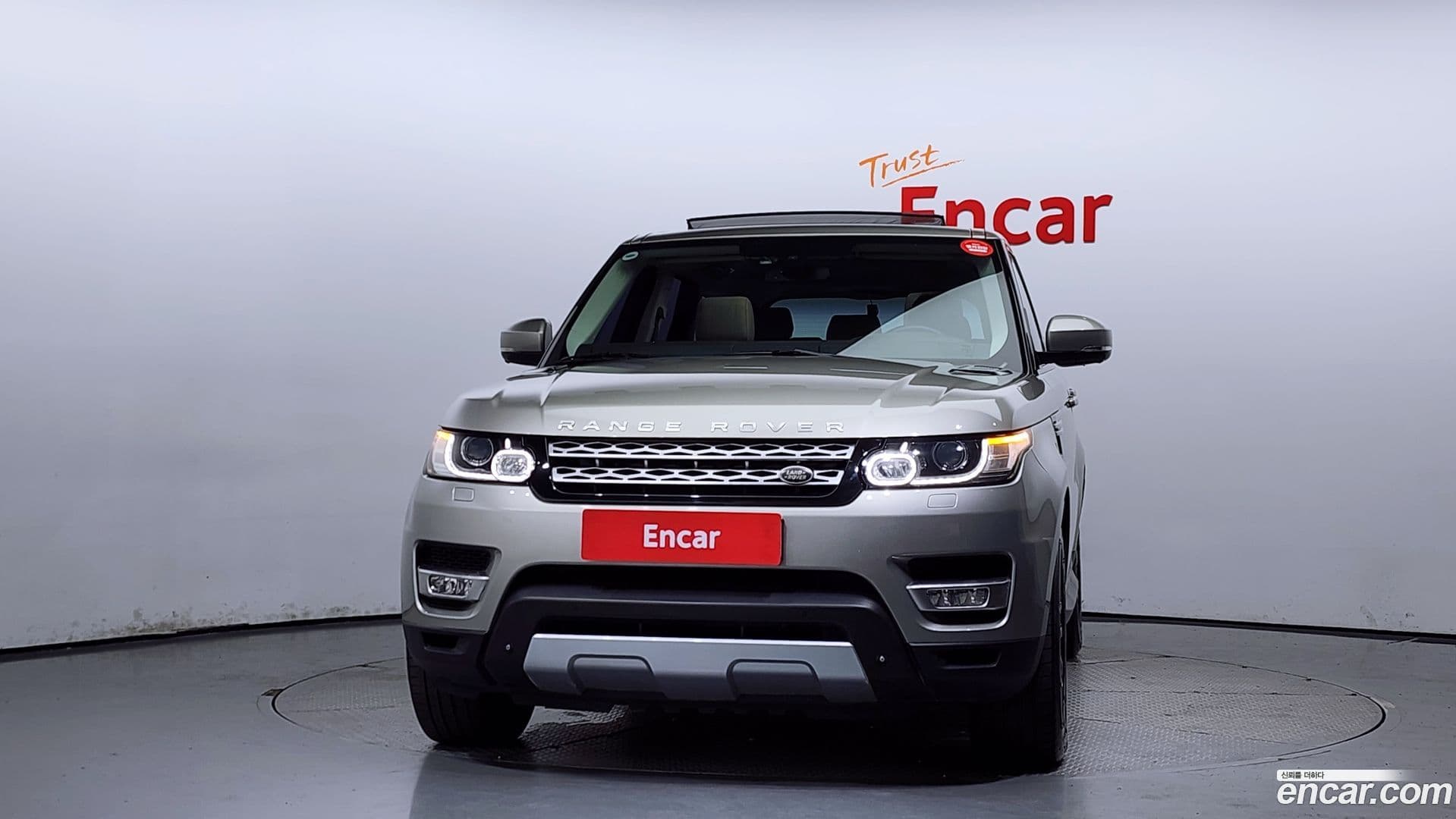 Main__Slider__Photo:Range Rover Sport Land Rover 2014.6-2