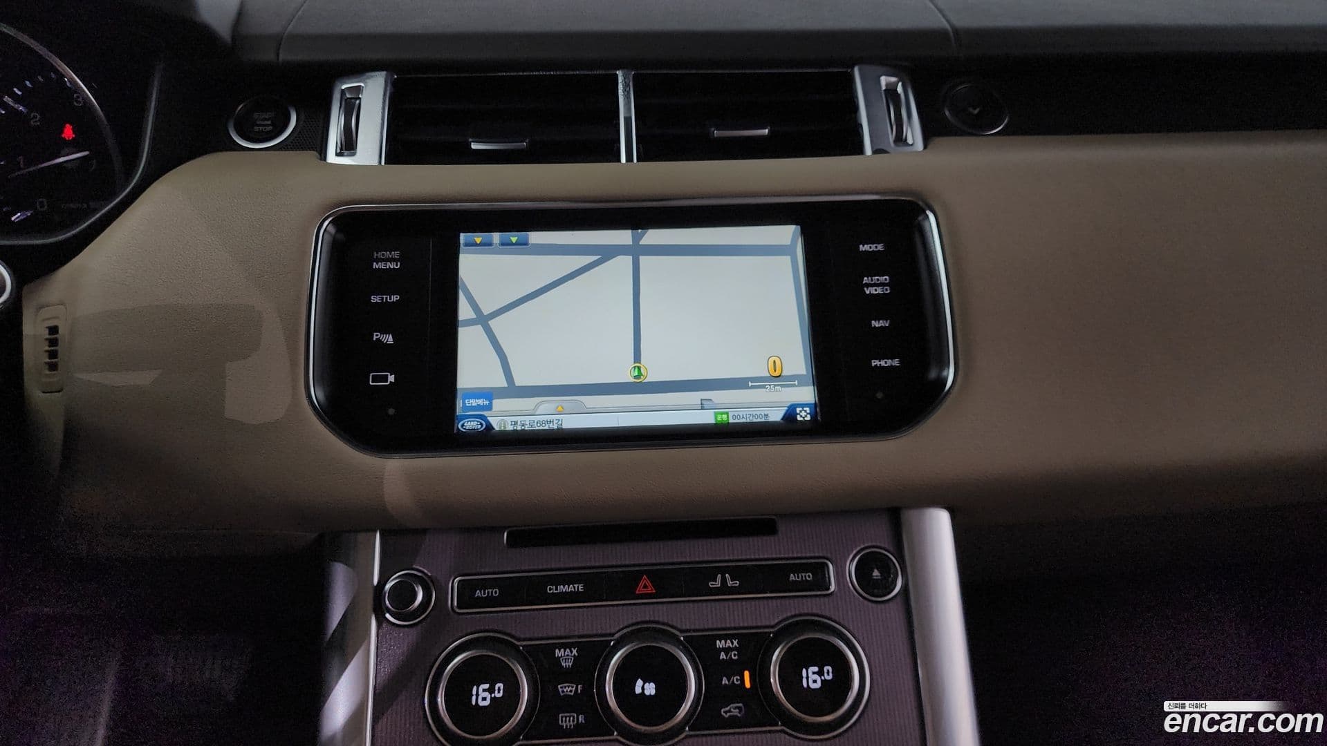 Main__Slider__Photo:Range Rover Sport Land Rover 2014.6-14