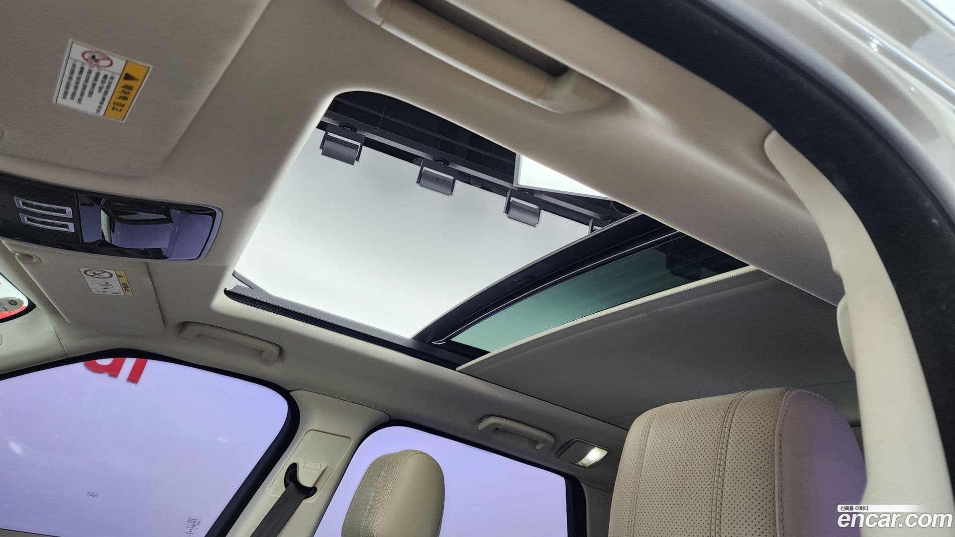 Main__Slider__Photo:Range Rover Sport Land Rover 2014.6-17