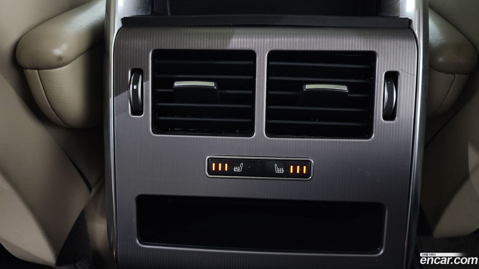 Main__Slider__Photo:Range Rover Sport Land Rover 2014.6-18