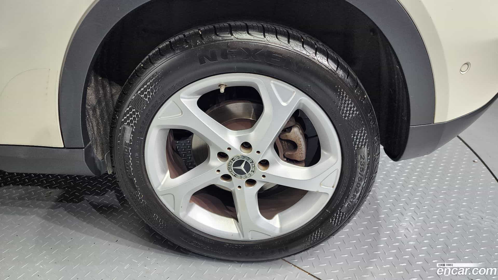 GLA-Class Mercedes-Benz 2018.0-OUTER-005