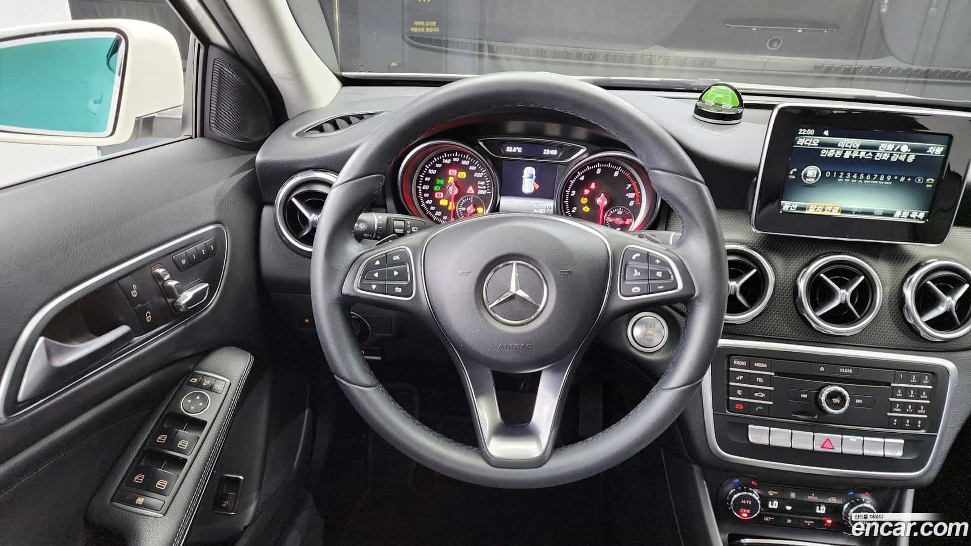 GLA-Class Mercedes-Benz 2018.0-OPTION-017
