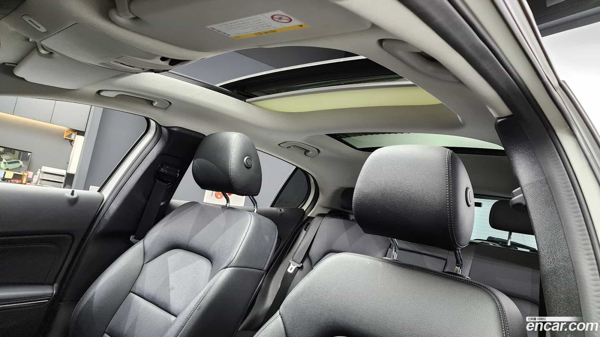 GLA-Class Mercedes-Benz 2018.0-OPTION-023