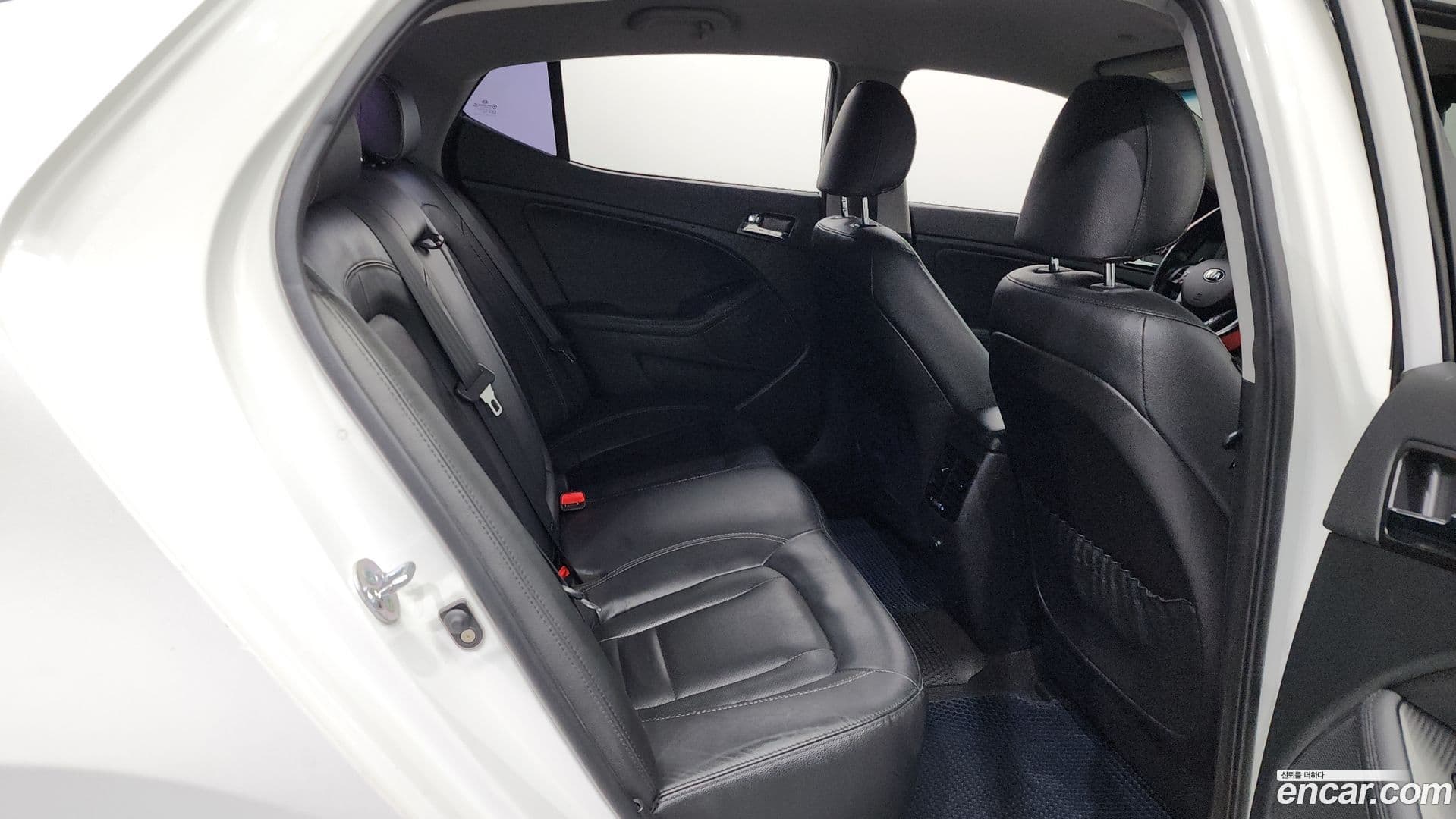 Main__Slider__Photo:K5 Kia 2013.6-11