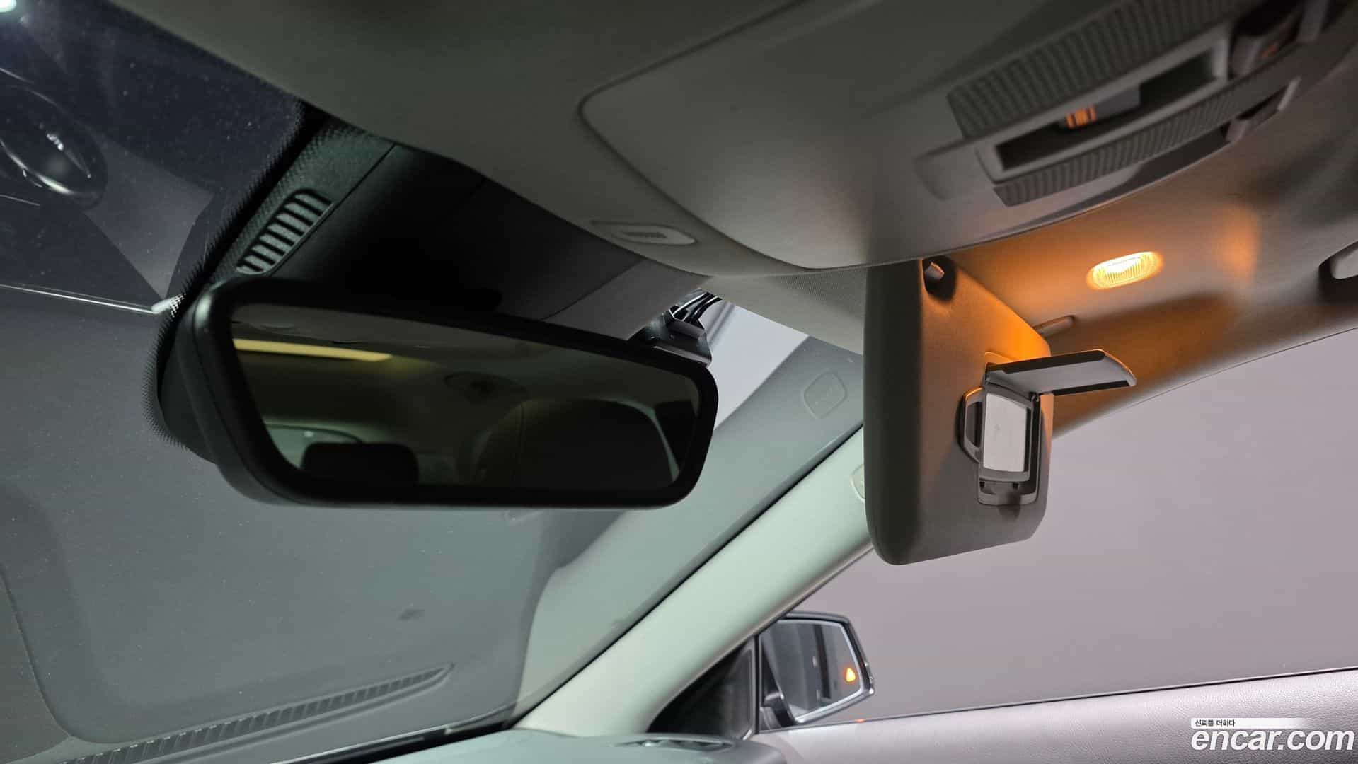 GLA-Class Mercedes-Benz 2018.10-OPTION-019