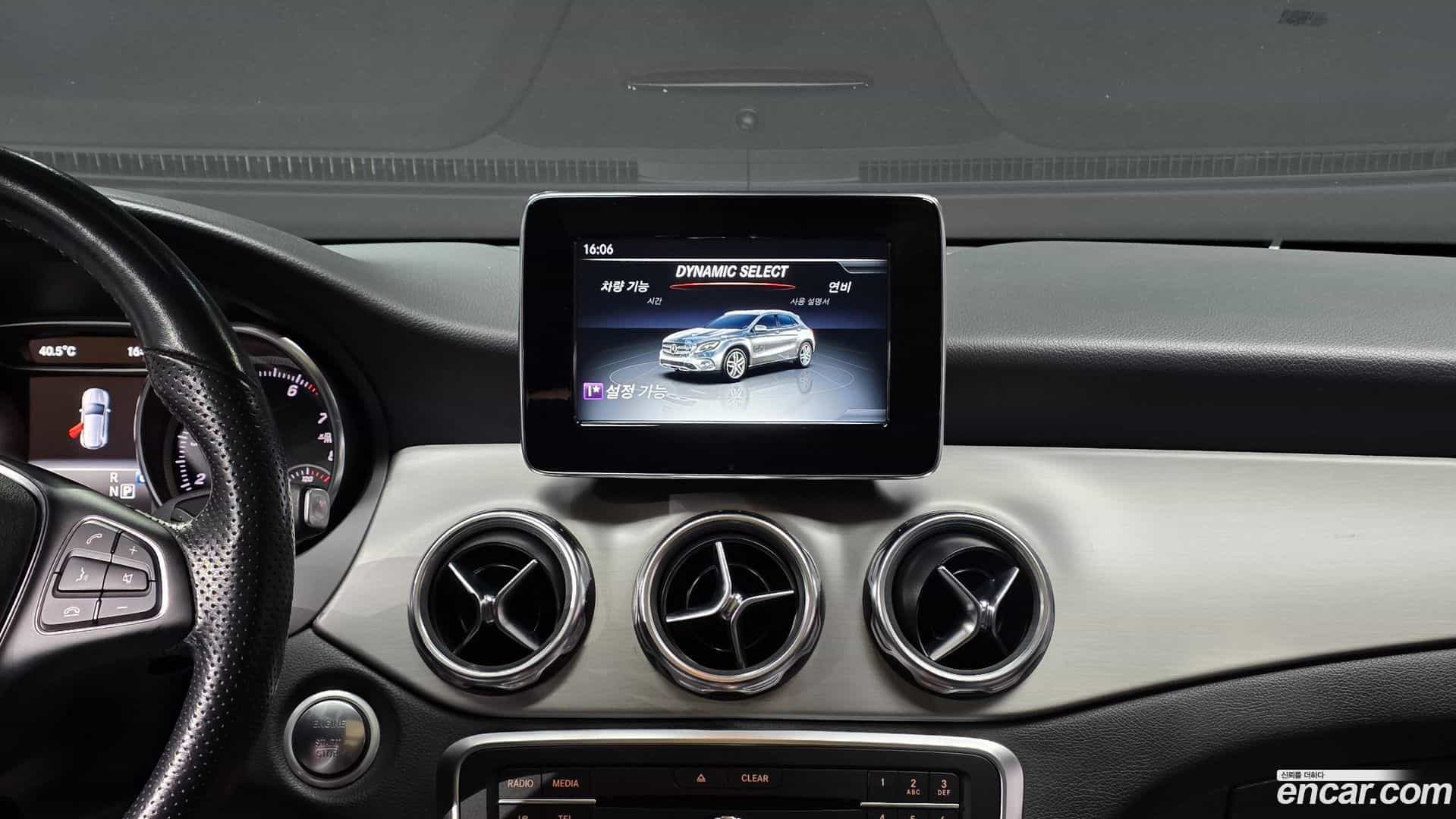 GLA-Class Mercedes-Benz 2018.10-OPTION-020