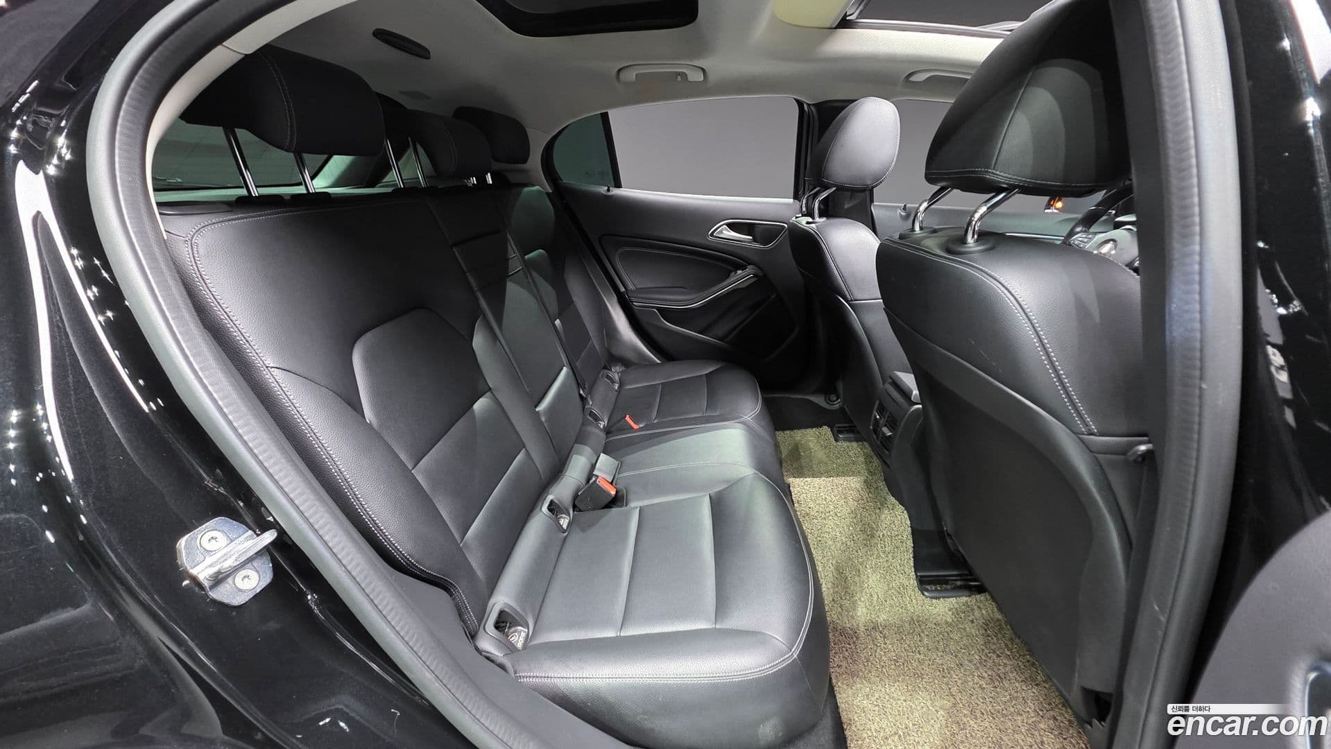 Main__Slider__Photo:GLA-Class Mercedes-Benz 2018.10-18