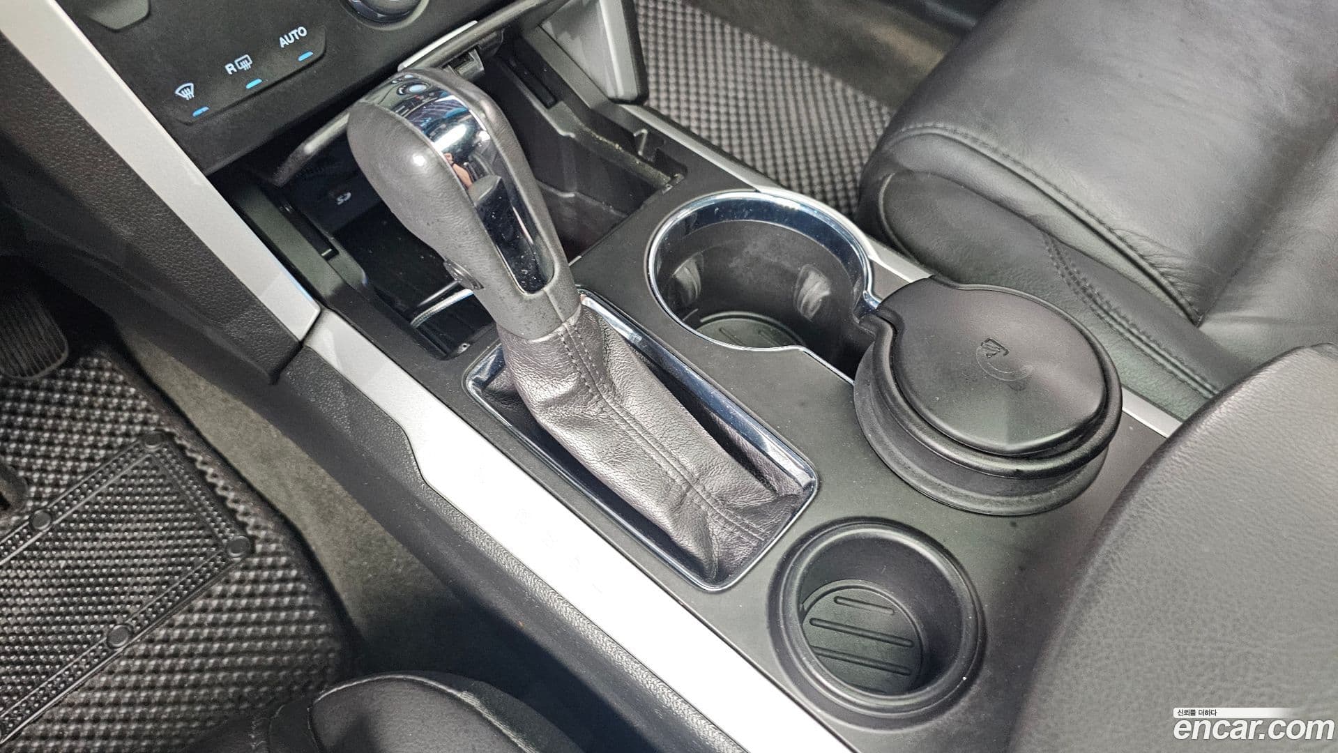 Main__Slider__Photo:Explorer Ford 2015.4-8