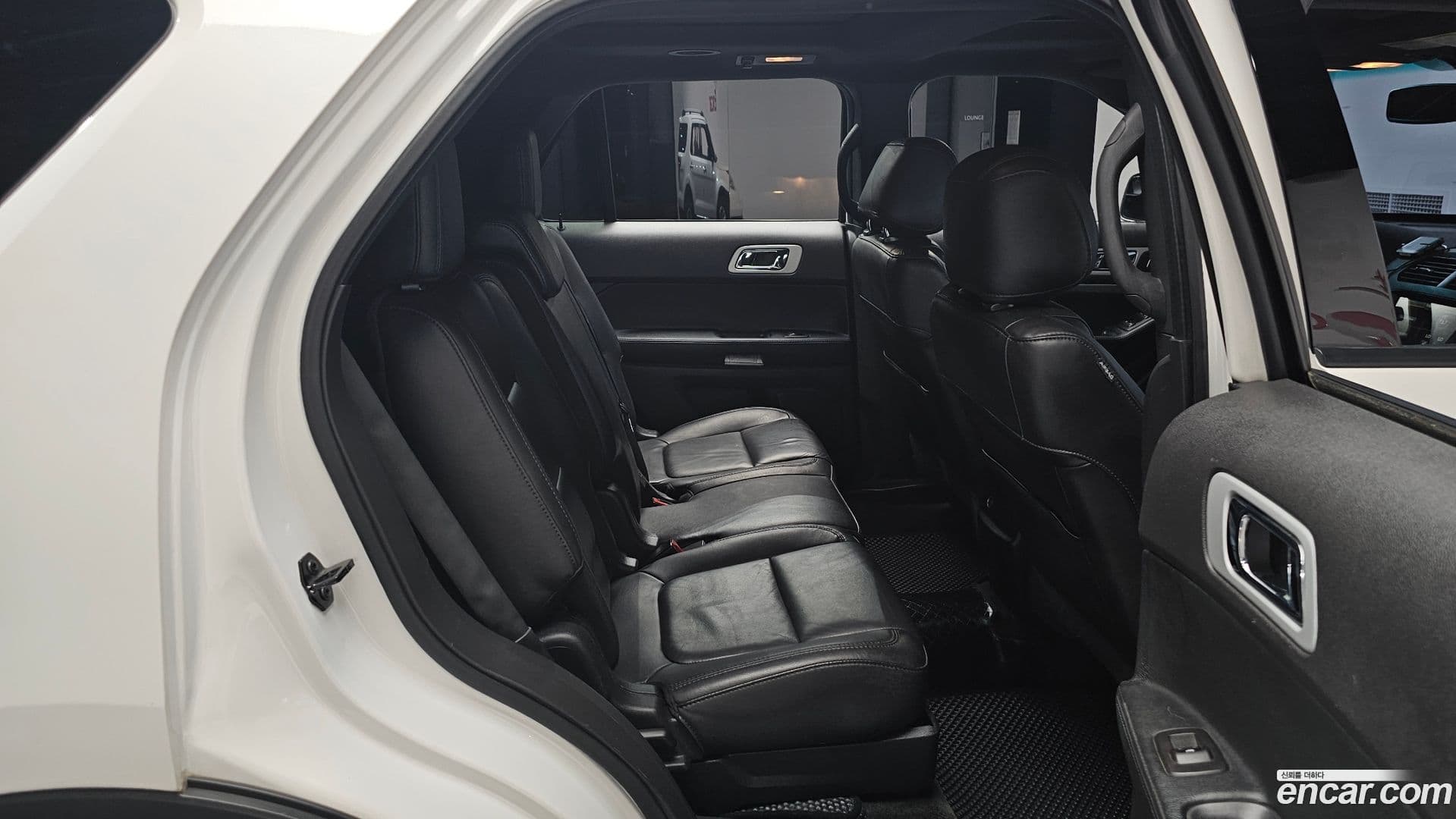 Main__Slider__Photo:Explorer Ford 2015.4-10