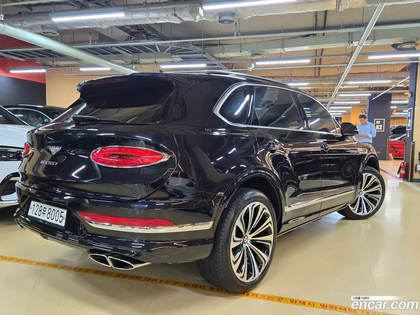 Bentayga Bentley 2021.6-OPTION-016