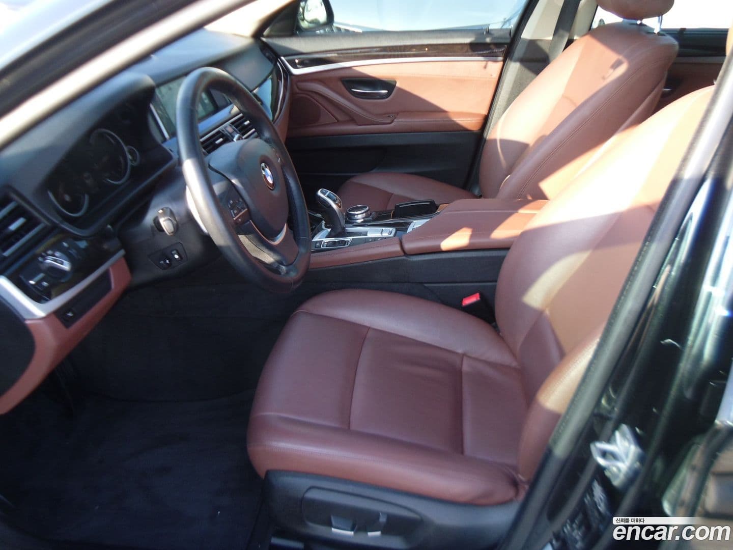 Main__Slider__Photo:5-Series BMW 2014.6-10