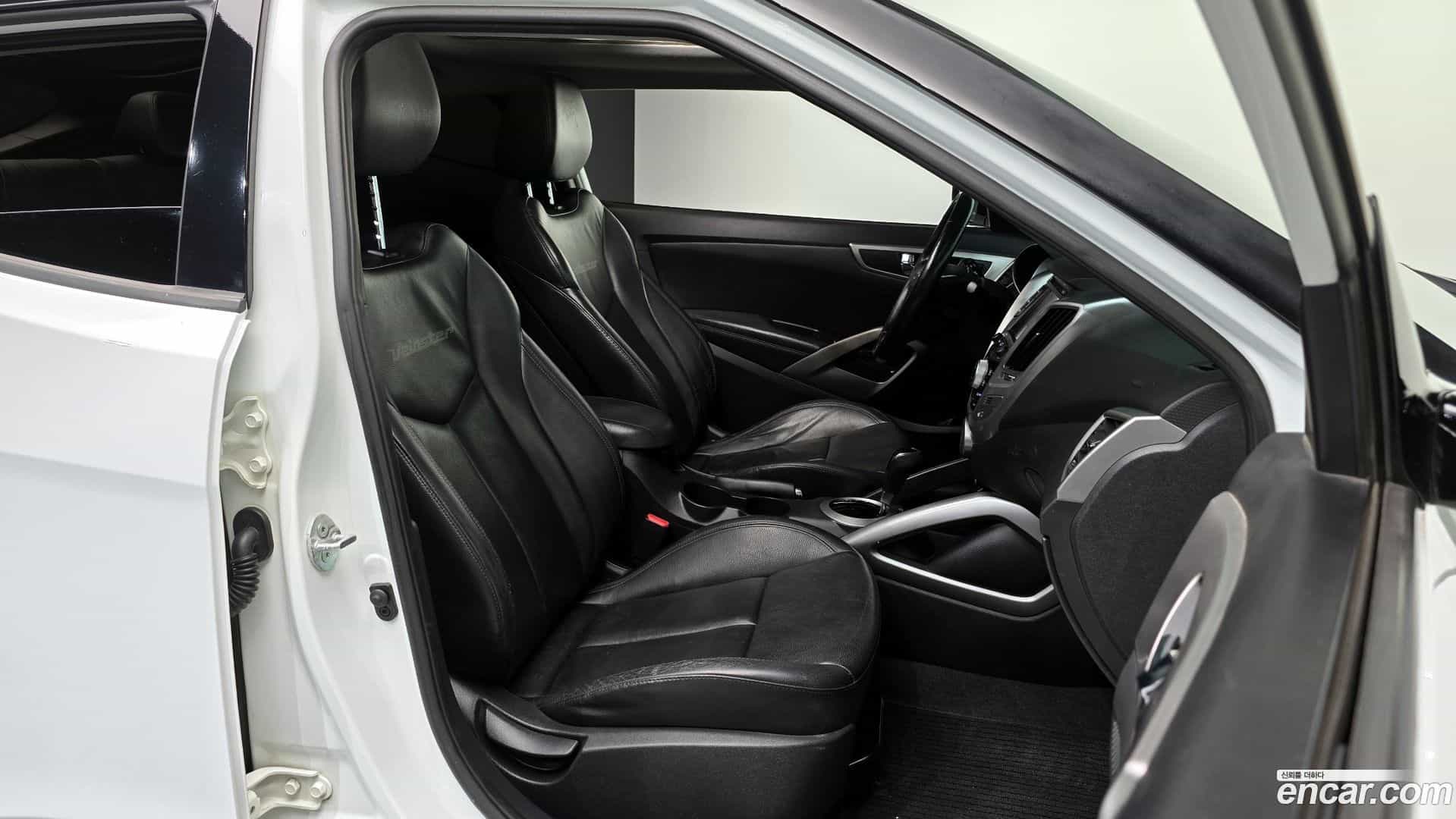 Veloster Hyundai 2013.8-INNER-010