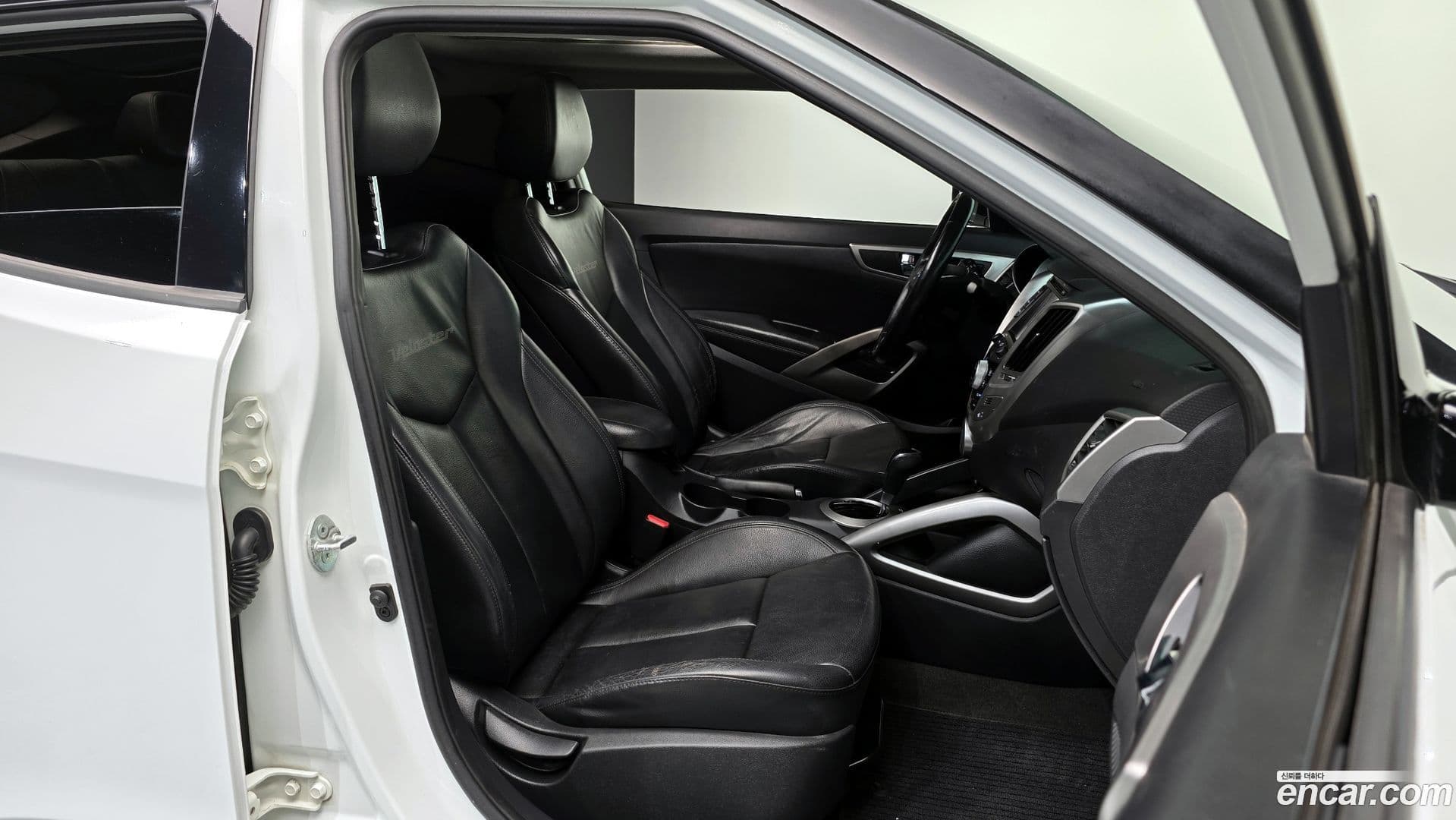 Main__Slider__Photo:Veloster Hyundai 2013.8-9