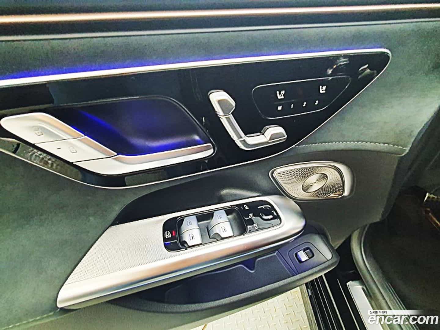 EQE Mercedes-Benz 2023.9-OPTION-015