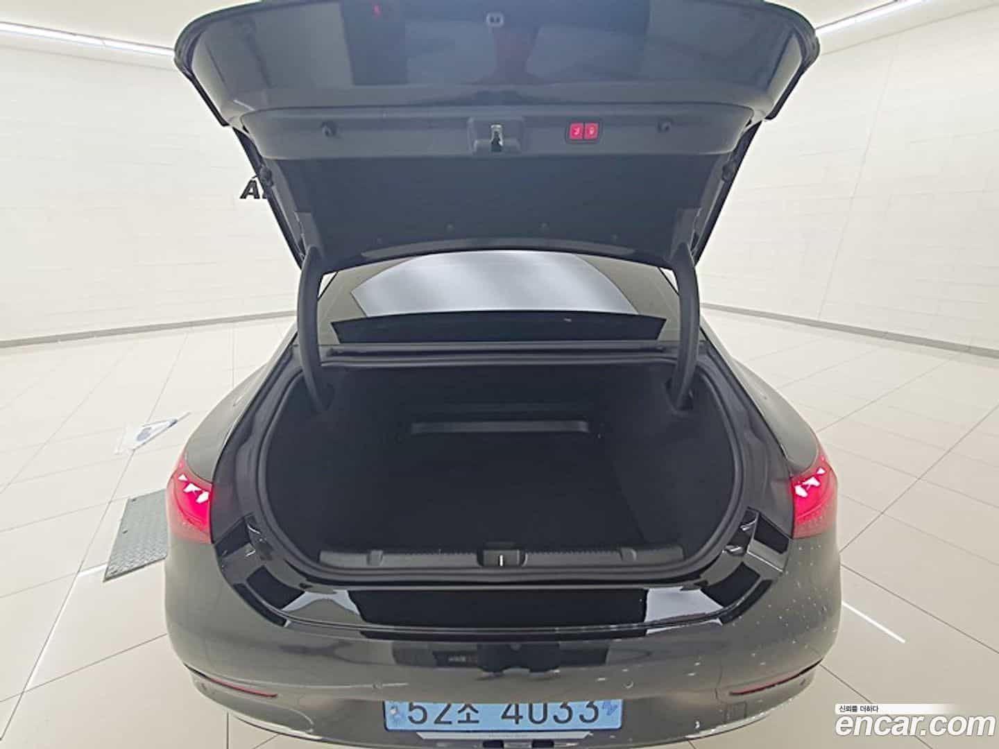 EQE Mercedes-Benz 2023.9-OPTION-020