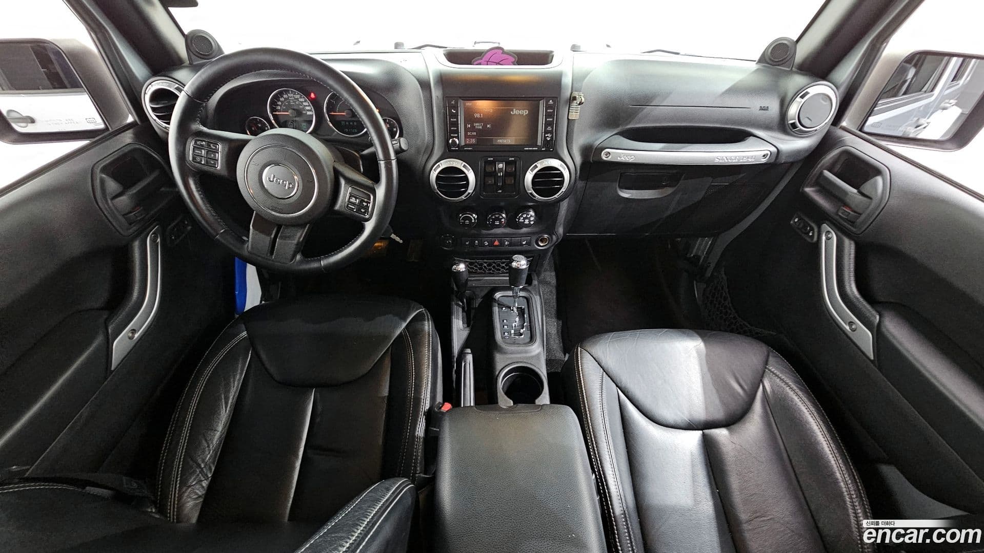 Main__Slider__Photo:Wrangler Jeep 2013.6-6