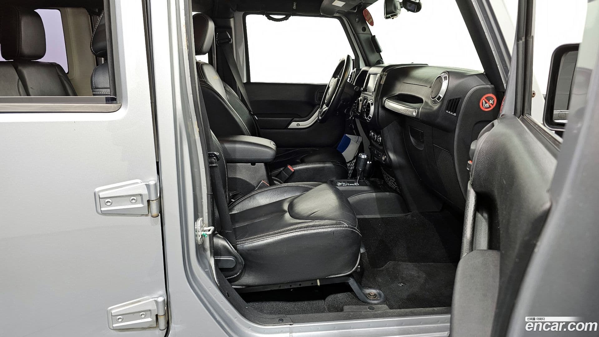 Main__Slider__Photo:Wrangler Jeep 2013.6-10