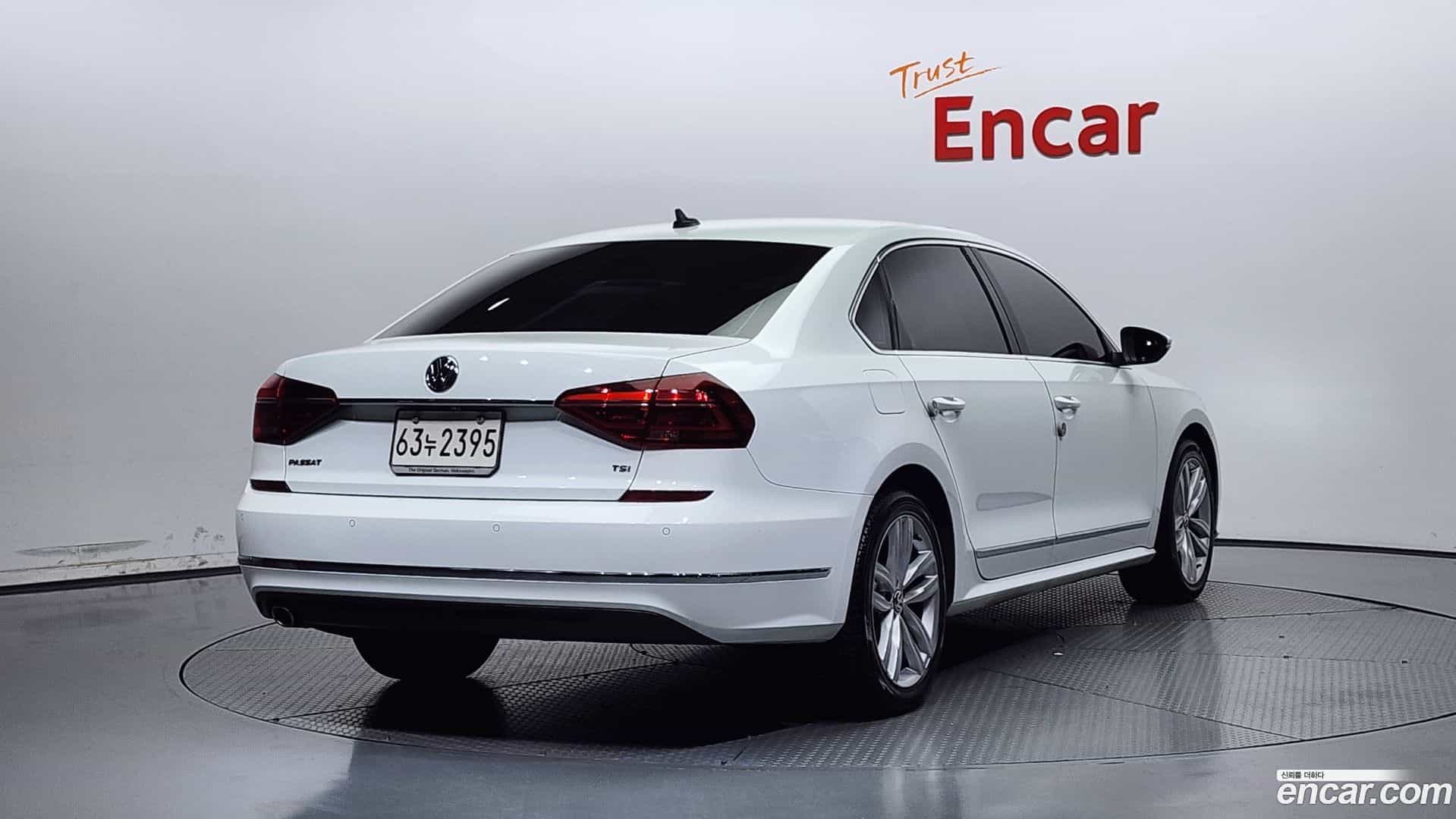 Passat Volkswagen 2018.8-OUTER-002