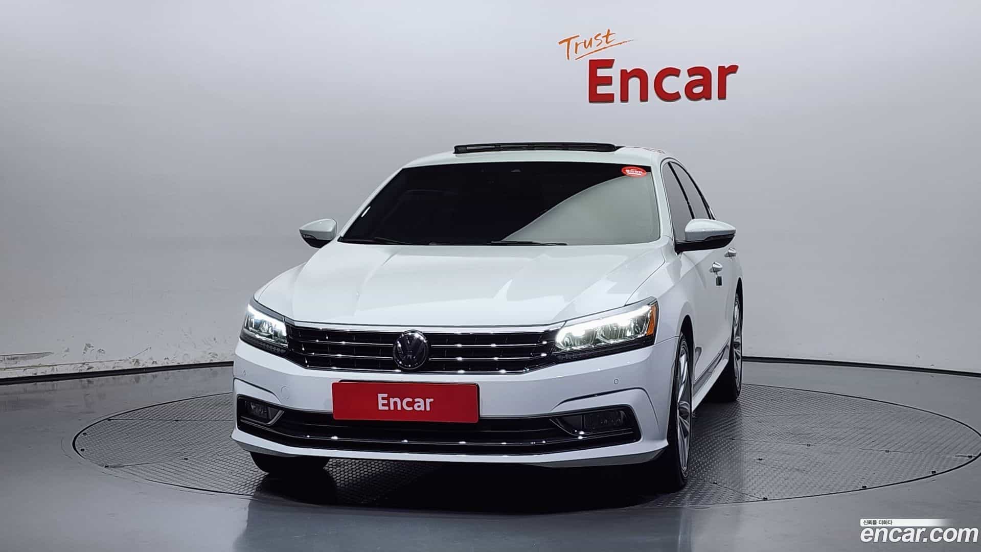 Passat Volkswagen 2018.8-OUTER-003