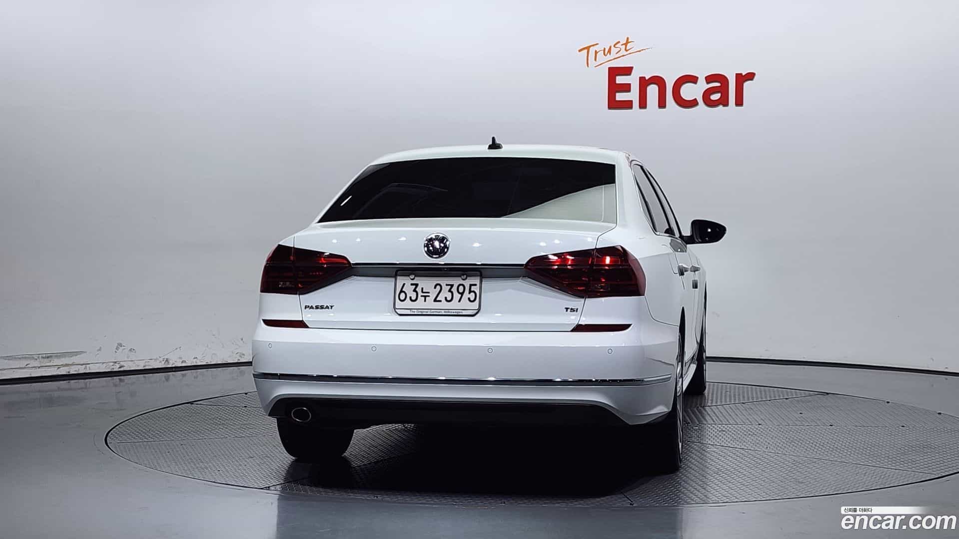 Passat Volkswagen 2018.8-OUTER-004