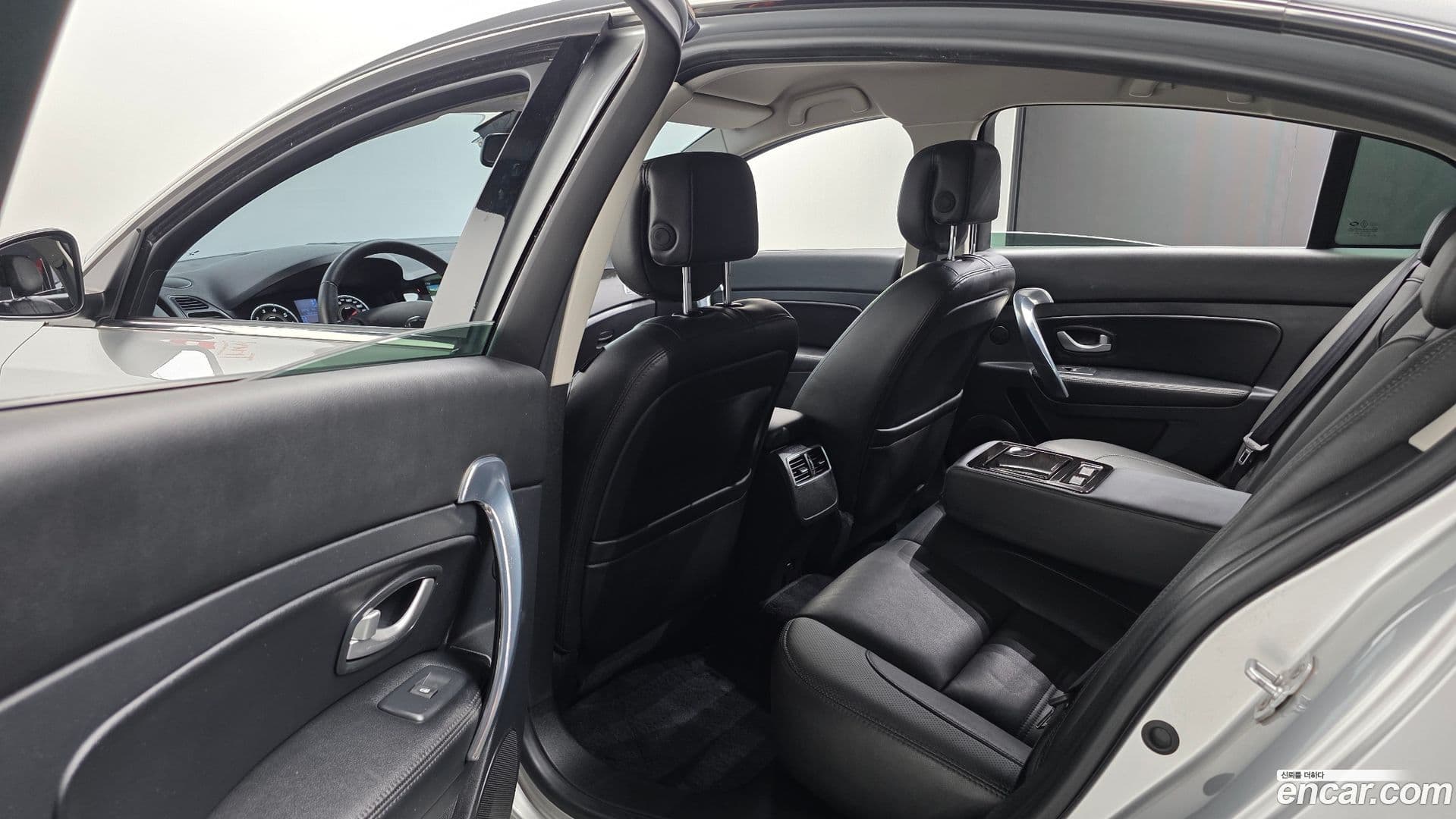 Main__Slider__Photo:SM5 Renault-KoreaSamsung 2014.4-16