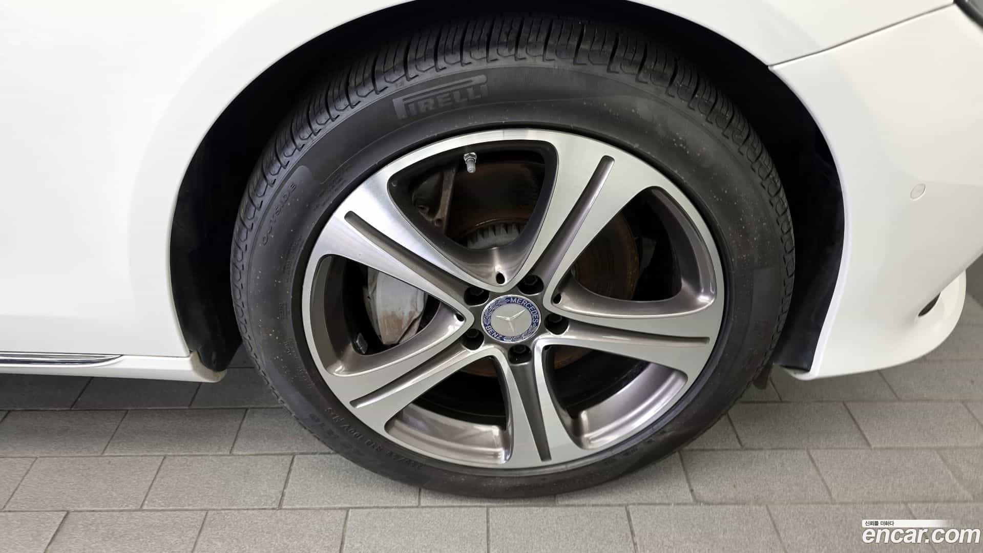 E-Class Mercedes-Benz 2016.8-OUTER-005