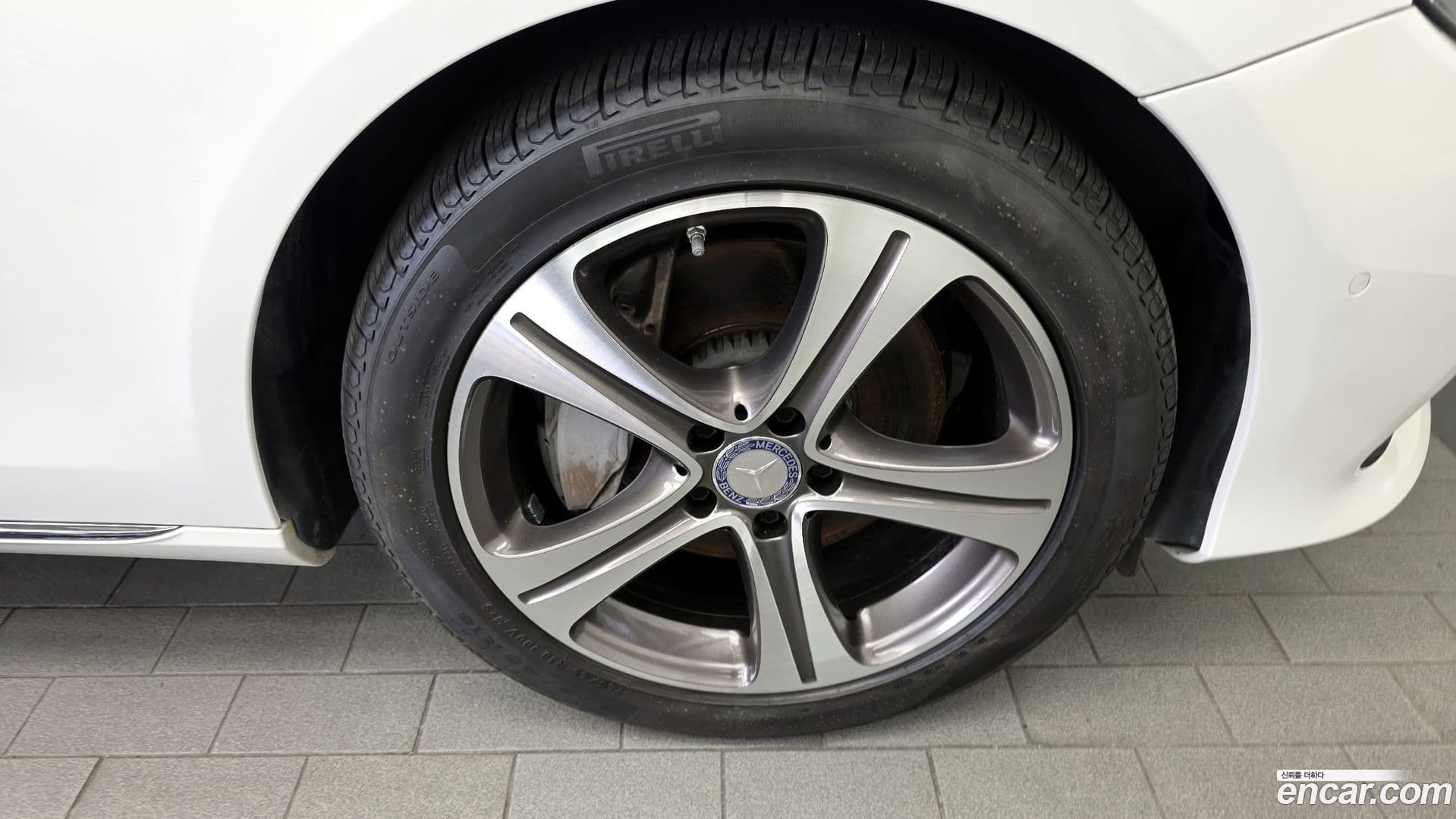 Main__Slider__Photo:E-Class Mercedes-Benz 2016.8-4