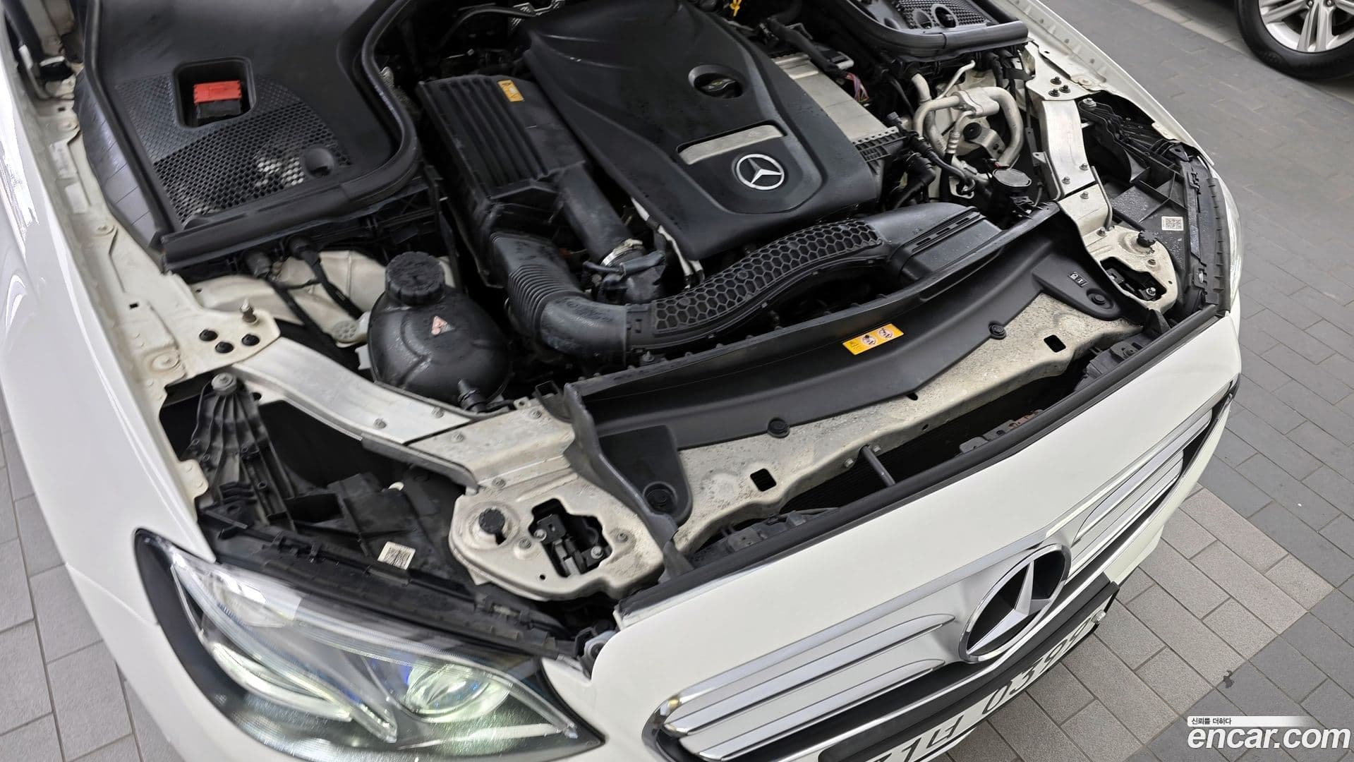 Main__Slider__Photo:E-Class Mercedes-Benz 2016.8-5